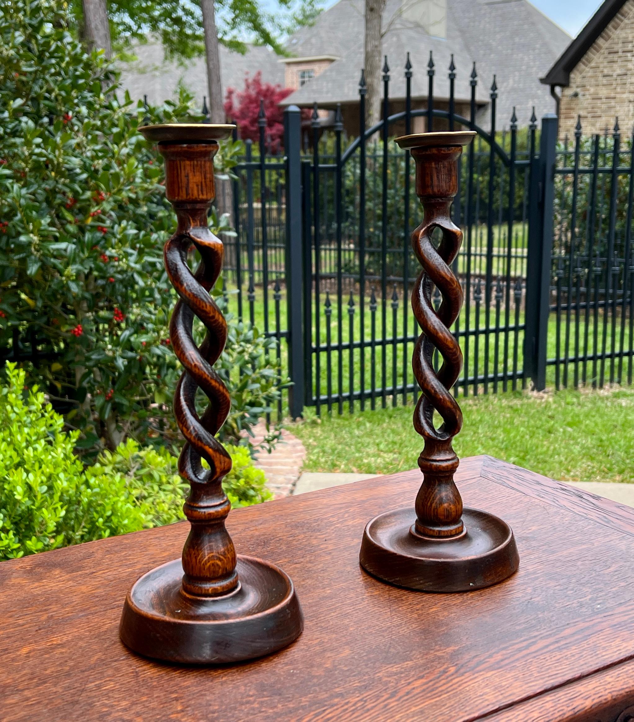  CHARMING Pair of Antique English Oak OPEN BARLEY TWIST Candlesticks Candle Holders c. 1920s

Beautiful twist with dark oak patina

12.5