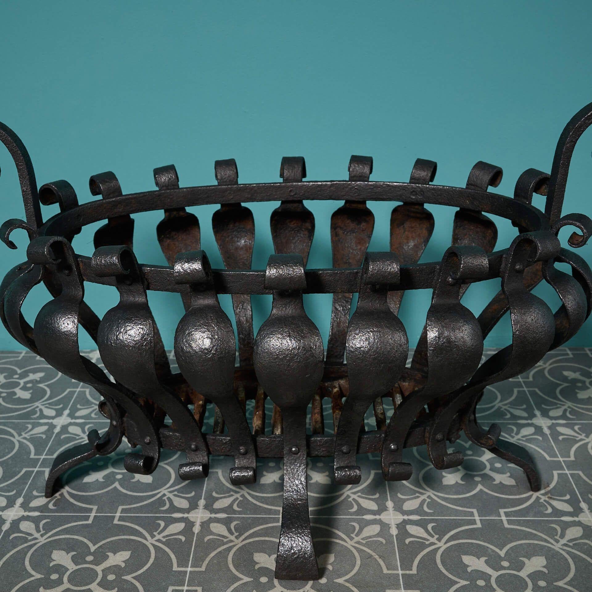 Antico cesto da fuoco inglese ovale a scorrimento In condizioni discrete in vendita a Wormelow, Herefordshire