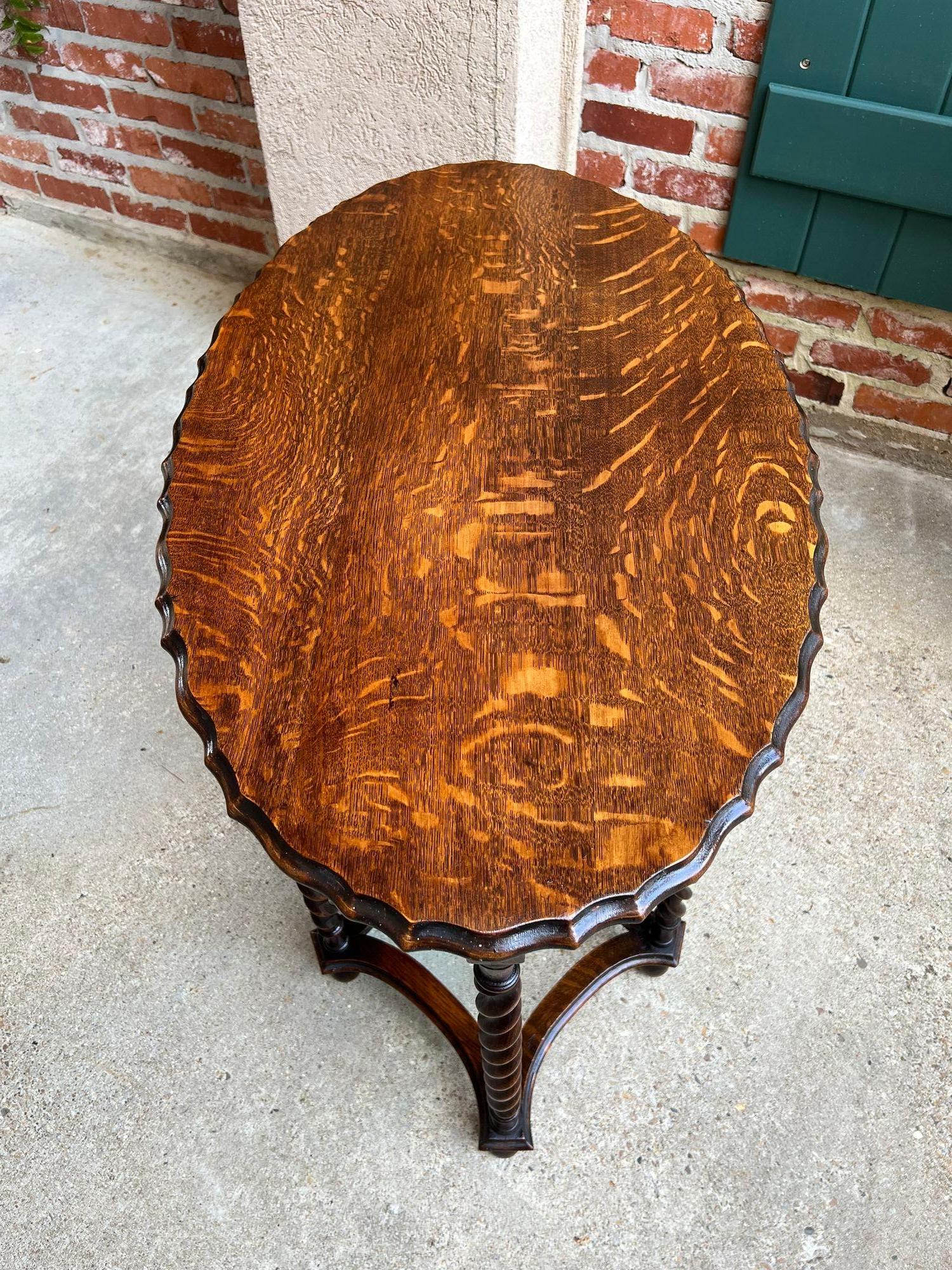 Début du 20ème siècle Ancienne table centrale d'appoint ovale anglaise BARLEY TWIST Tiger Oak Jacobean c1920 en vente