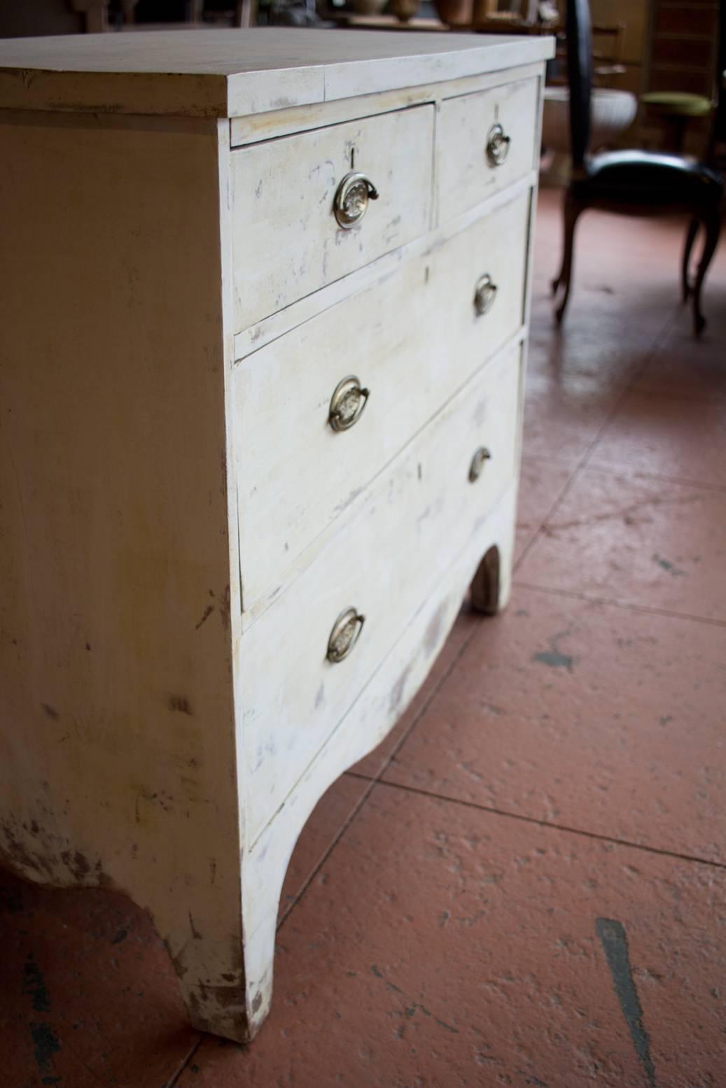 Antique English Painted Chest of Drawers In Good Condition In Calgary, Alberta