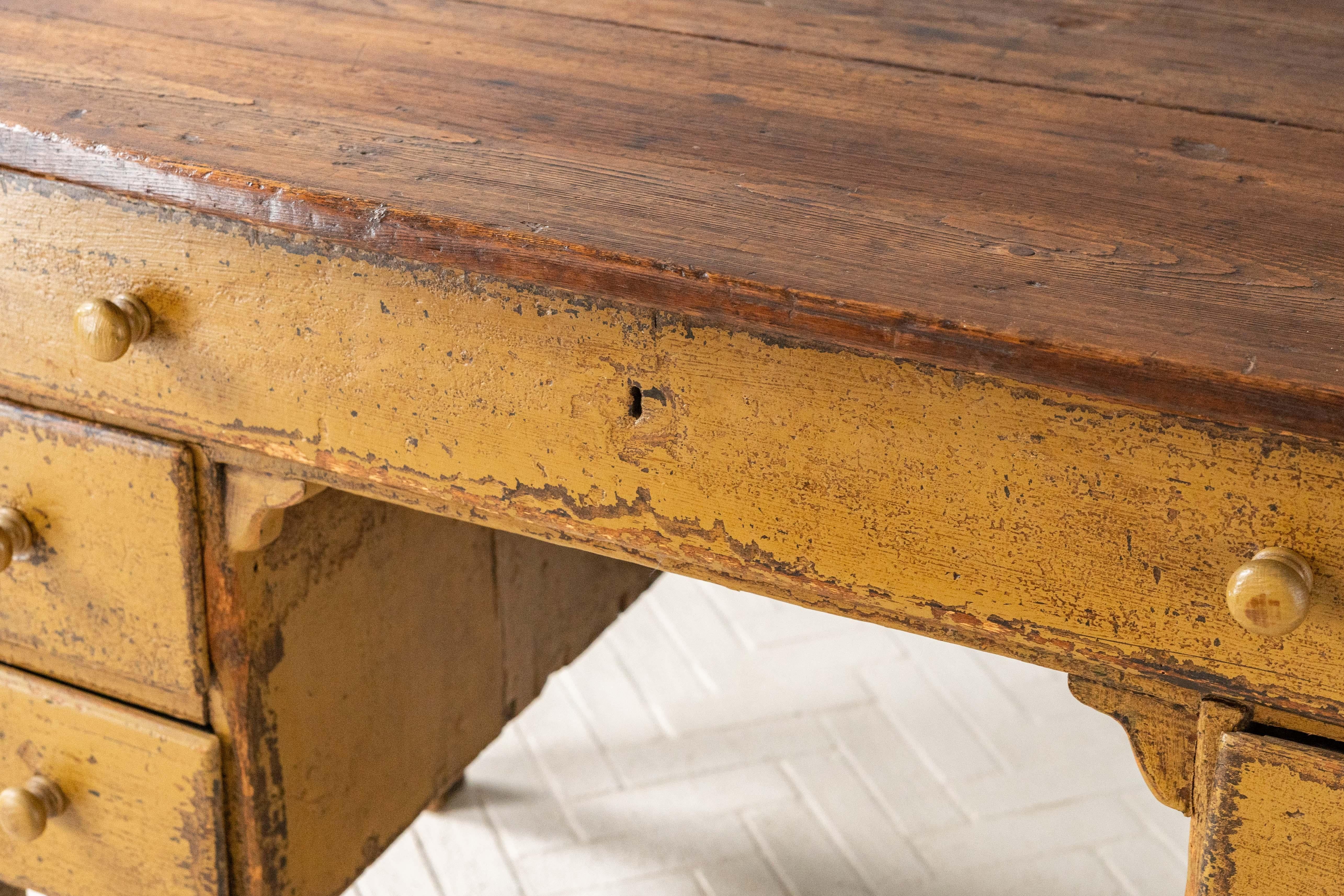 Escritorio antiguo pintado a la inglesa siglo XIX en venta