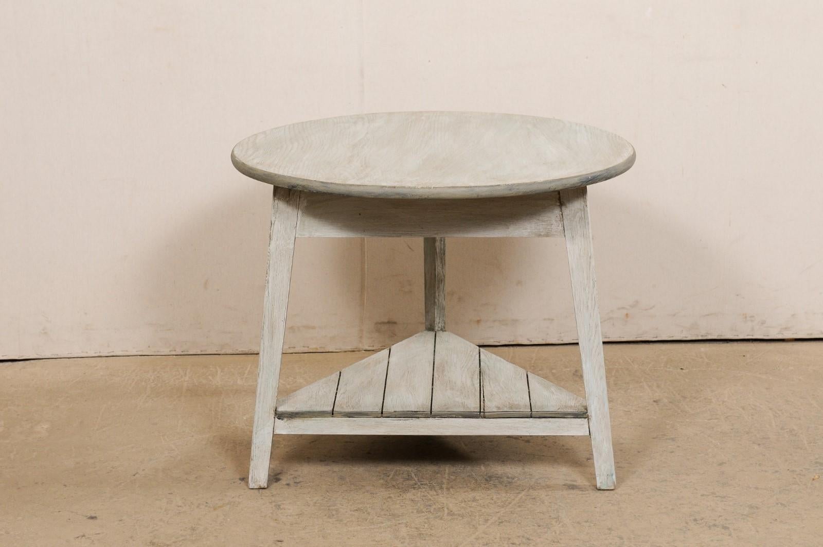 Antique English Painted-Wood Center Table W/Triangular Shelf, Light Grey & Blue In Good Condition In Atlanta, GA
