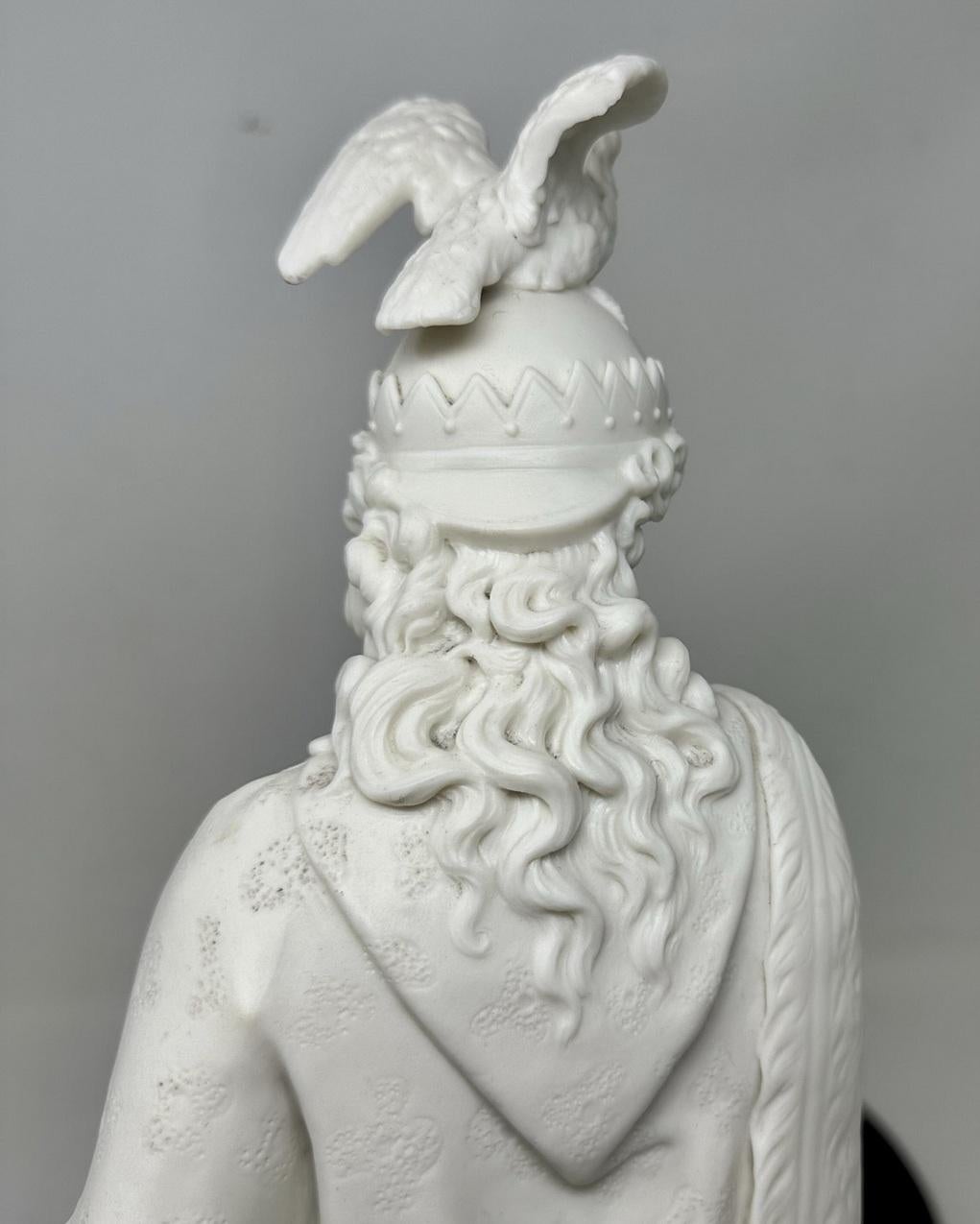 Céramique Grande figurine anglaise ancienne en porcelaine de Parienne représentant Persée de Minton, Staffordshire  en vente
