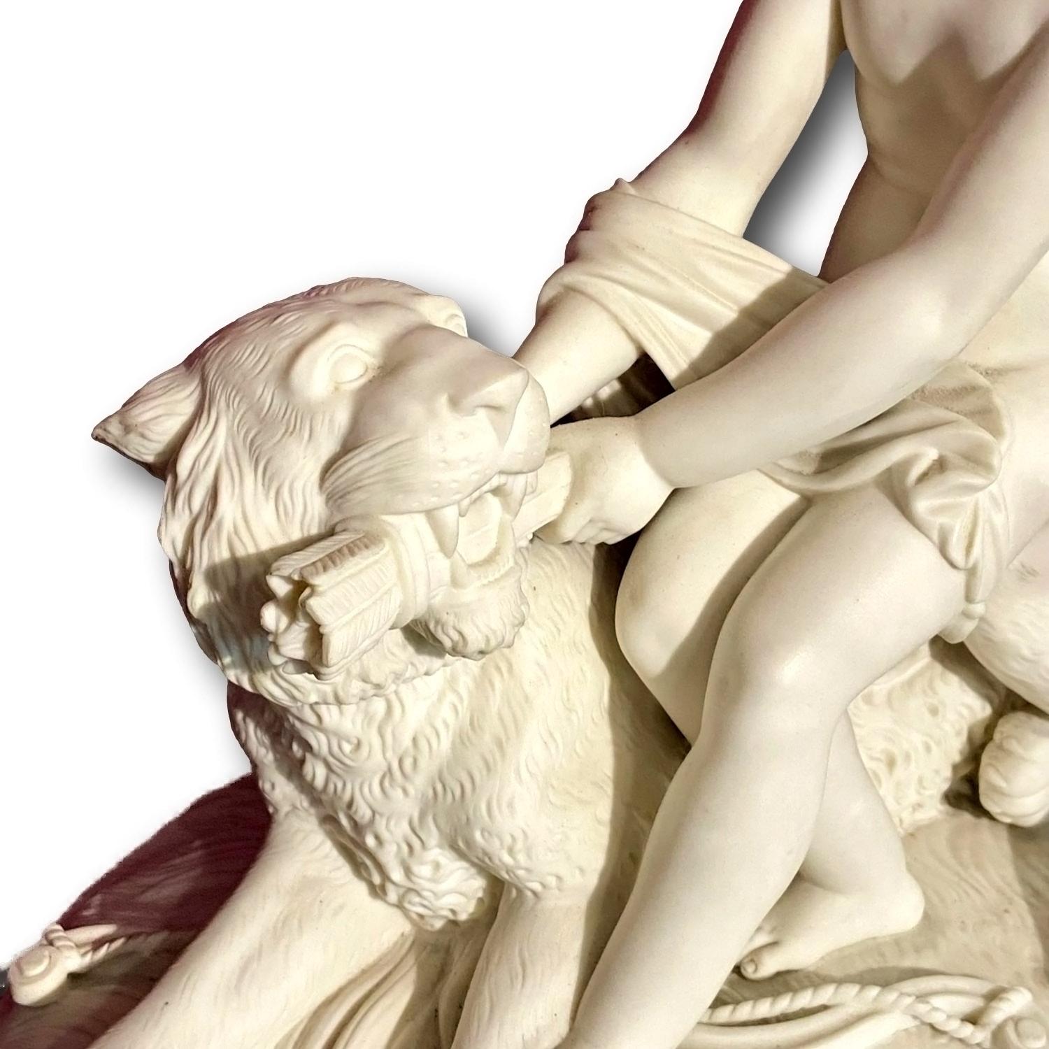 Antica figura inglese in ceramica parigina Il potere dell'amore Cupido e il leone In condizioni buone in vendita a Newark, England