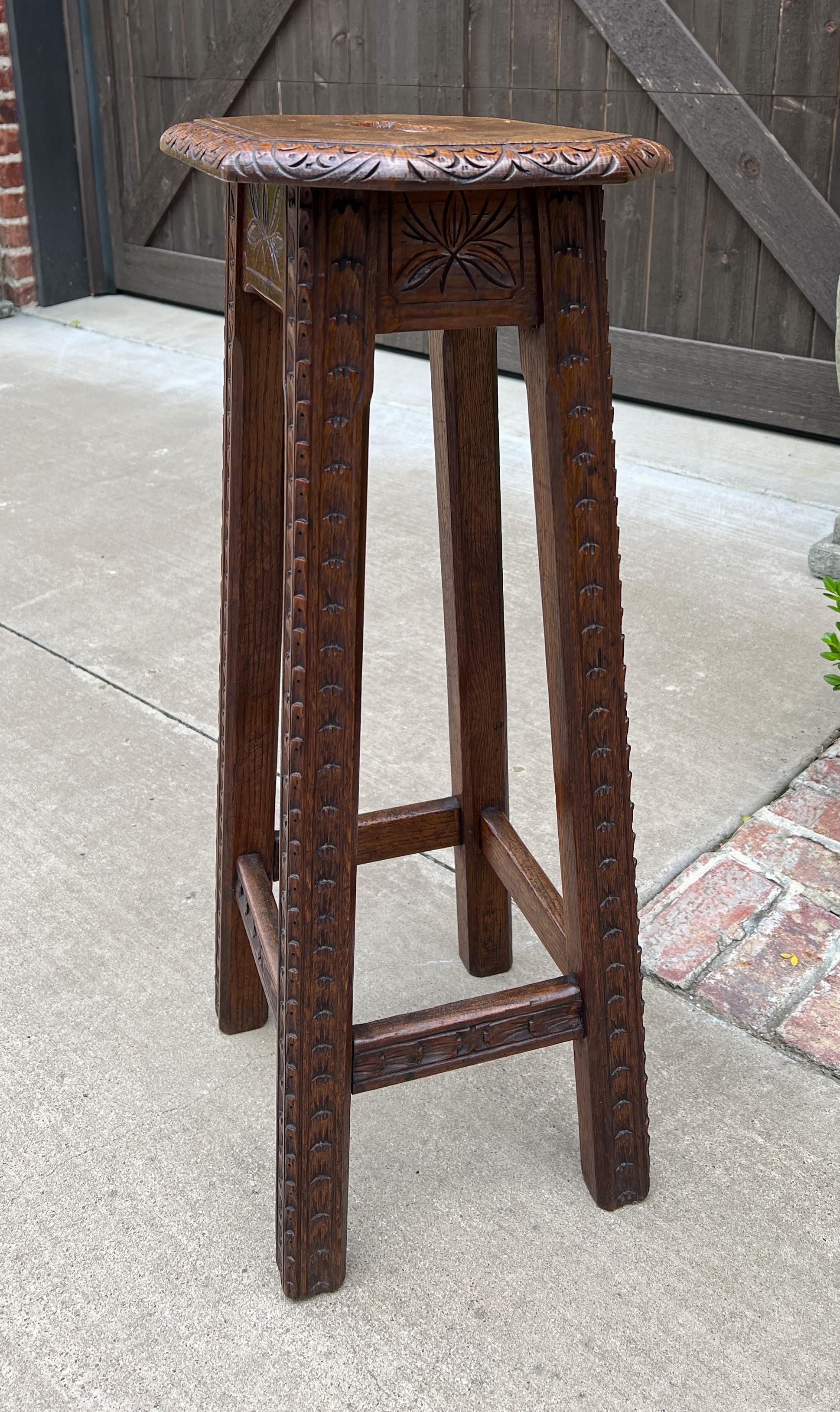 Antique English Pedestal Plant Stand Display Table Barstool Carved Oak In Good Condition In Tyler, TX