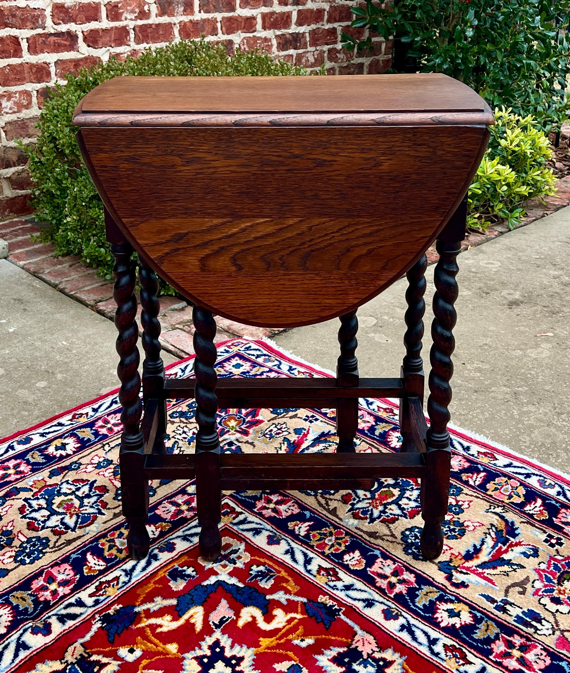 CHARMING Antique English Oak PETITE Drop Leaf Gateleg Oval Table~~Barley Twist Legs ~~c. 1930s  


        ~~Always in high demand~~

        Solid and sturdy with very nice oak patina 

        Versatile Petite size
        29