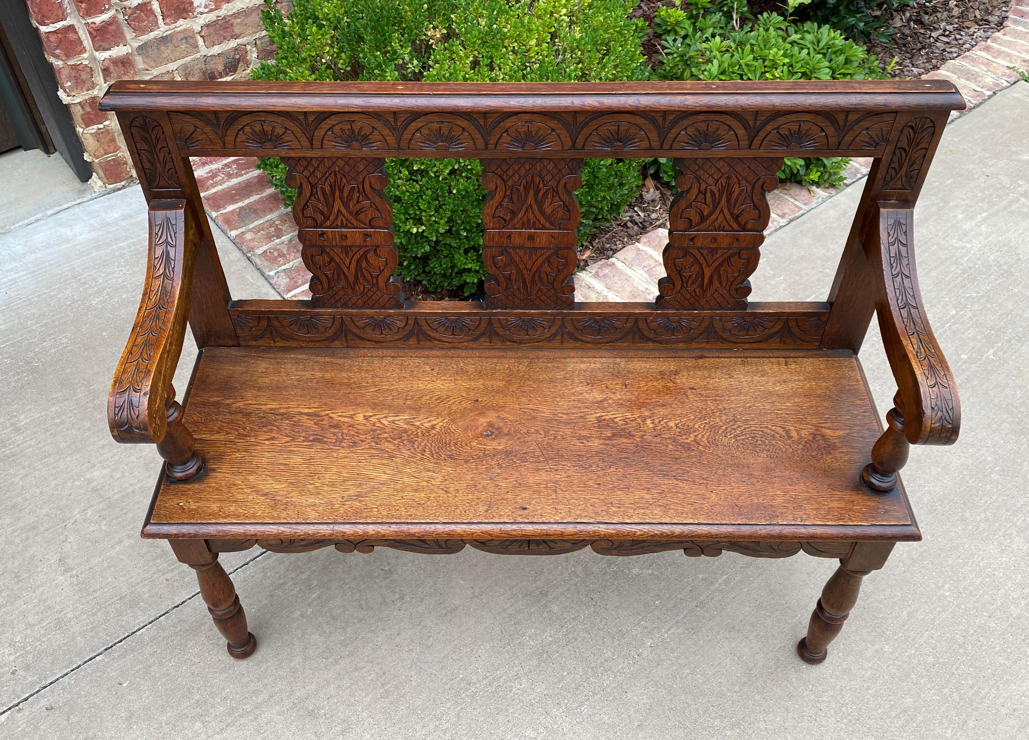 Arts and Crafts Antique English Petite Bench Settee Hall Entry Bench Banquette Oak 19thC
