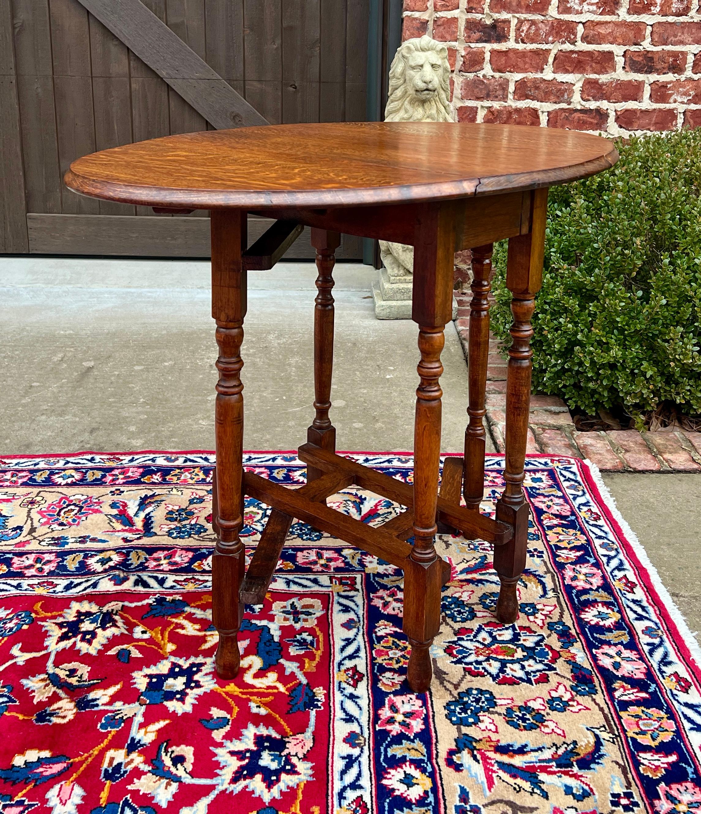 Antique English Petite Table Drop Leaf Gateleg Turned Post Oak Oval c.1930s 7