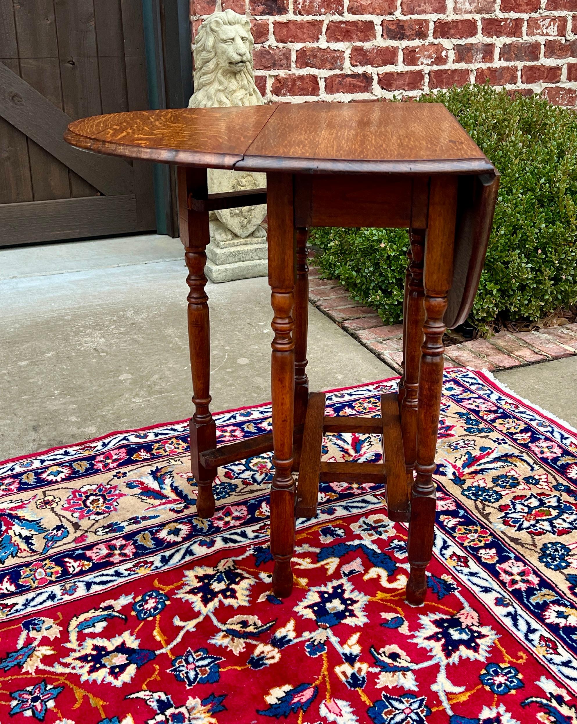 Antique English Petite Table Drop Leaf Gateleg Turned Post Oak Oval c.1930s 13