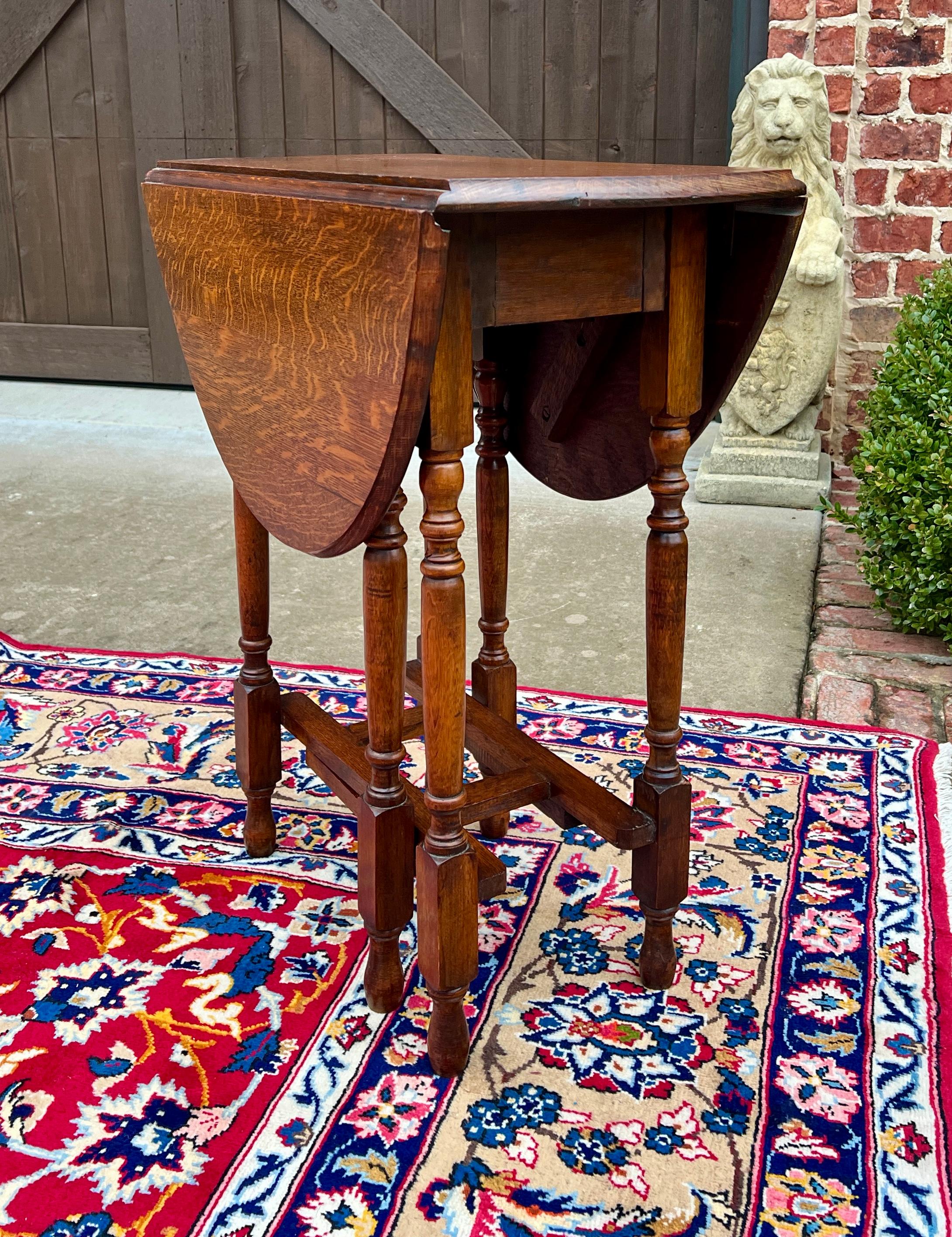 Carved Antique English Petite Table Drop Leaf Gateleg Turned Post Oak Oval c.1930s