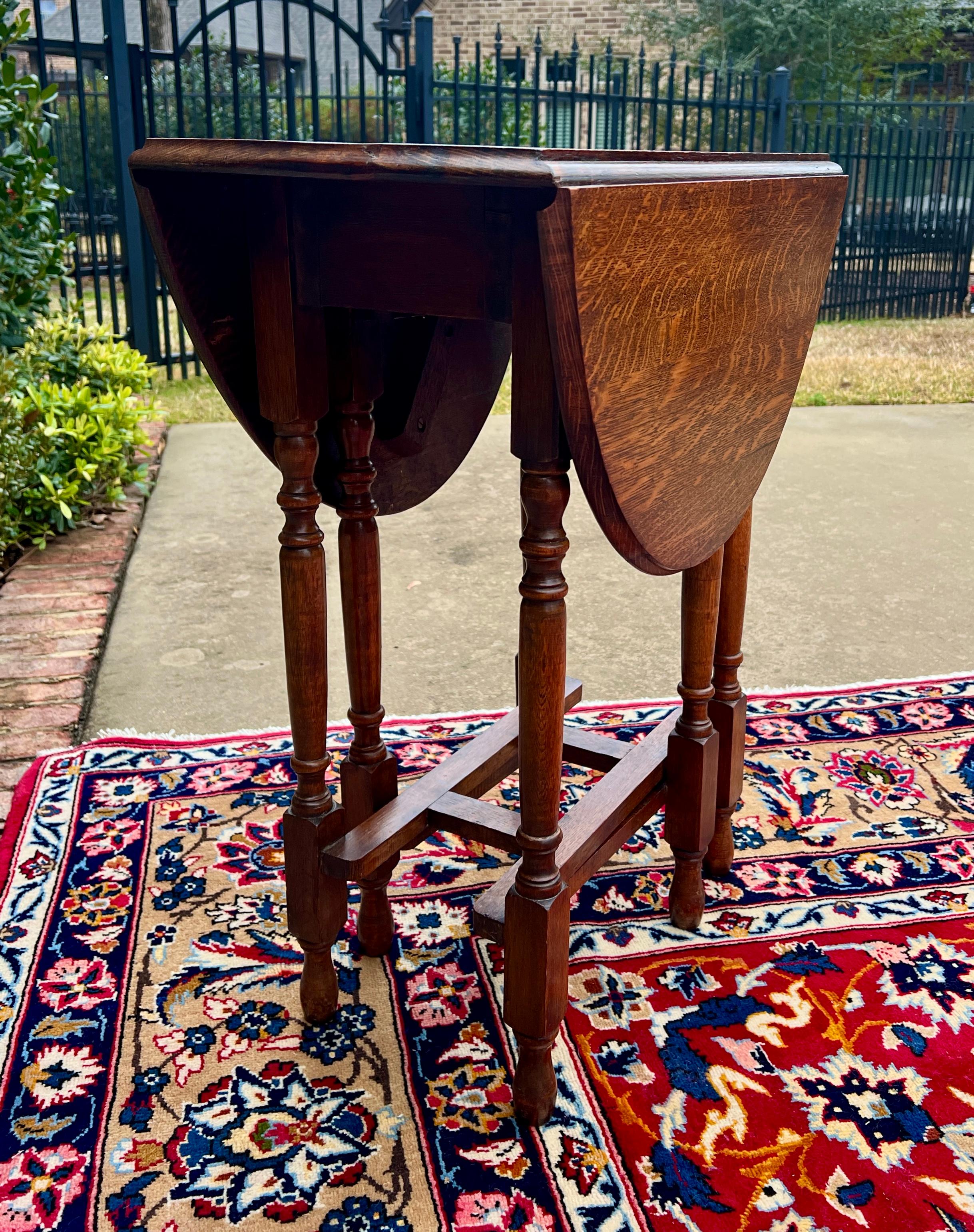 Mid-20th Century Antique English Petite Table Drop Leaf Gateleg Turned Post Oak Oval c.1930s