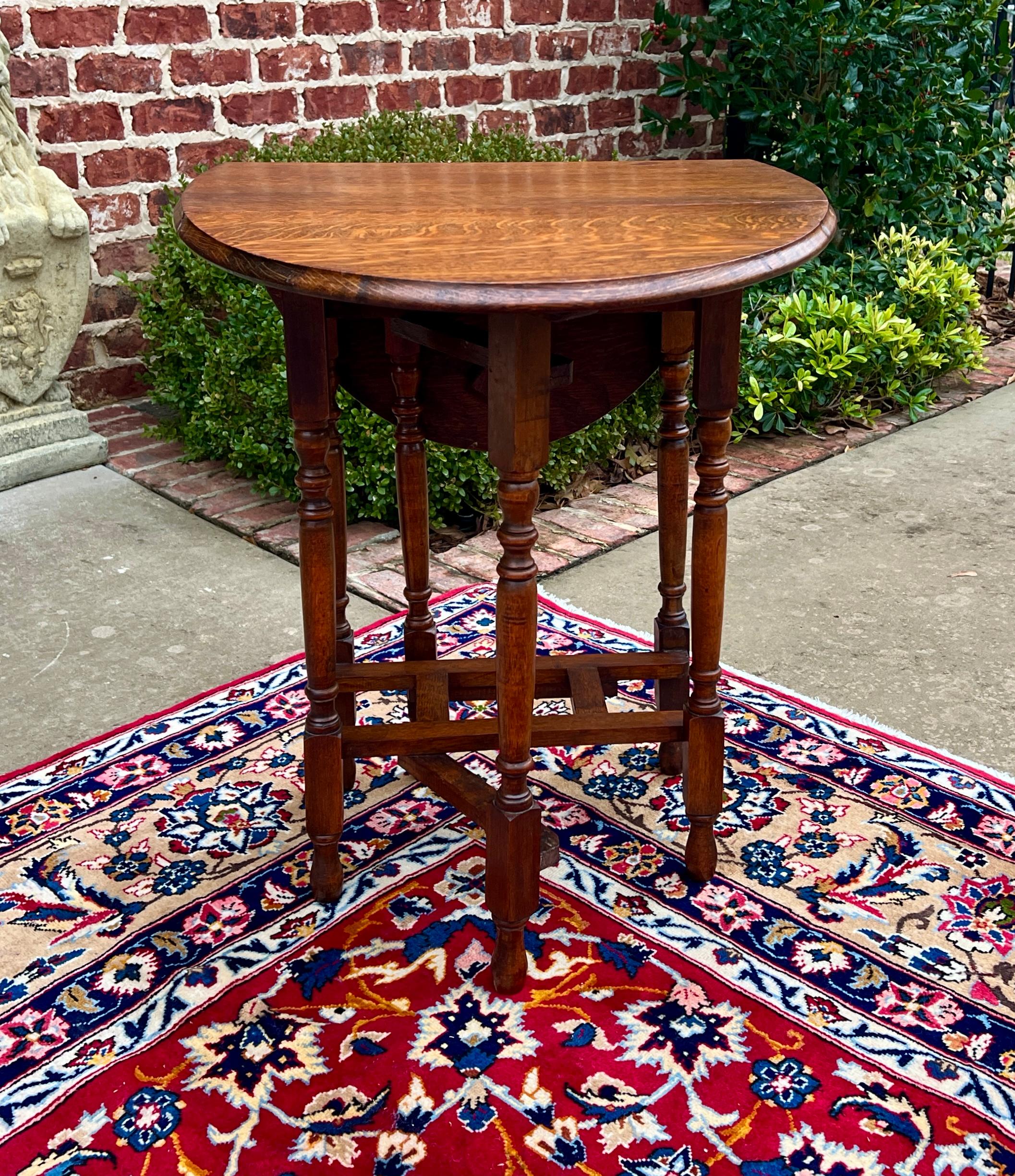 Antique English Petite Table Drop Leaf Gateleg Turned Post Oak Oval c.1930s 2