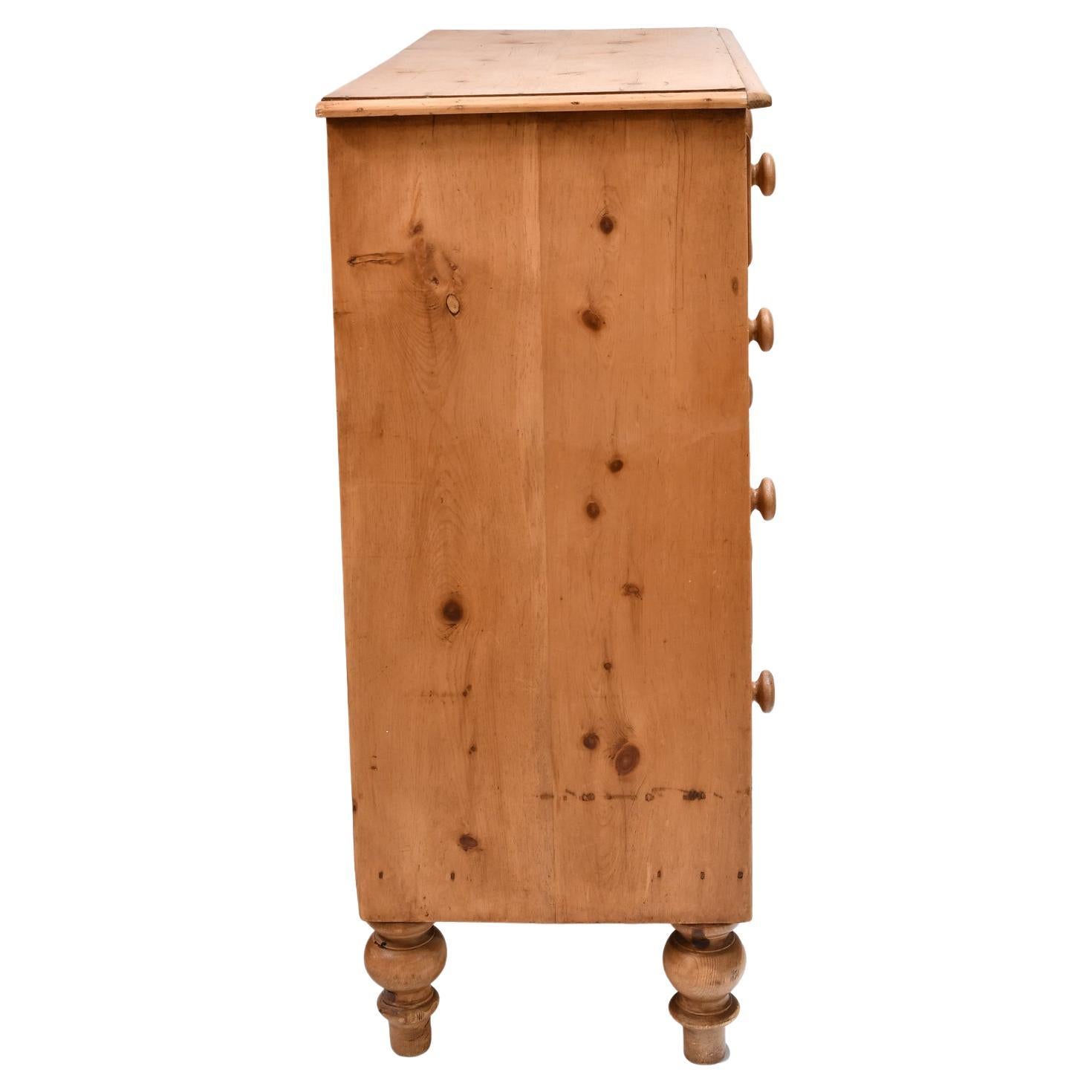 commode anglaise en pin ancienne