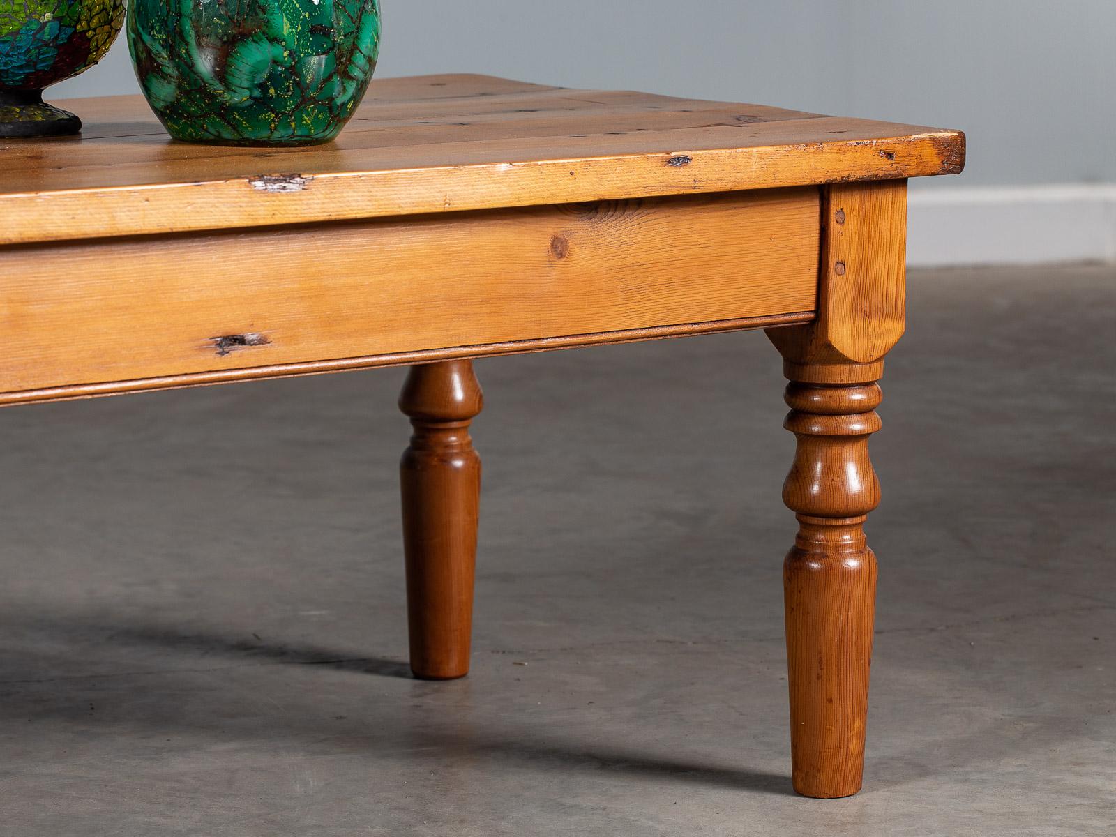 Country Antique English Pine Coffee Table Turned Legs, circa 1875 For Sale