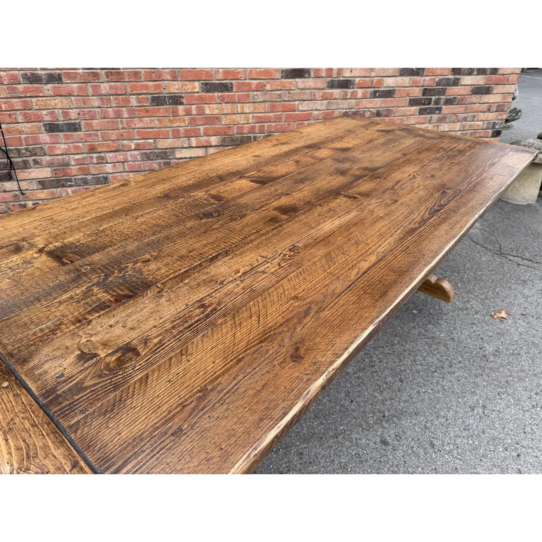 Table de salle à manger anglaise ancienne en pin en vente 4