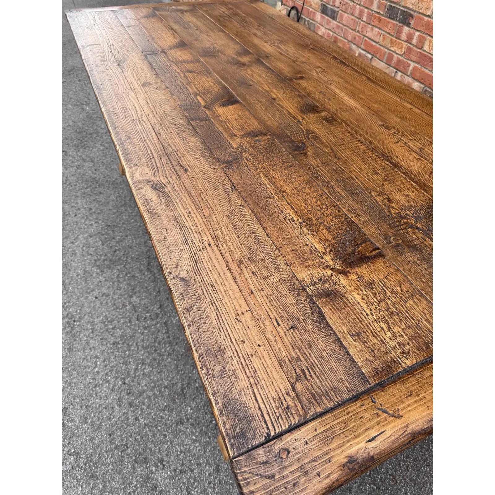 Table de salle à manger anglaise ancienne en pin en vente 1
