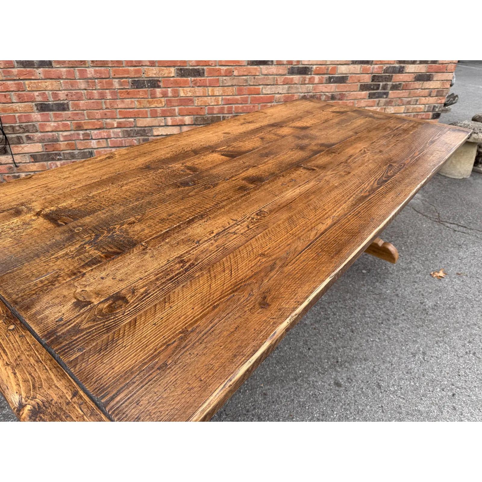 Table de salle à manger anglaise ancienne en pin en vente 3