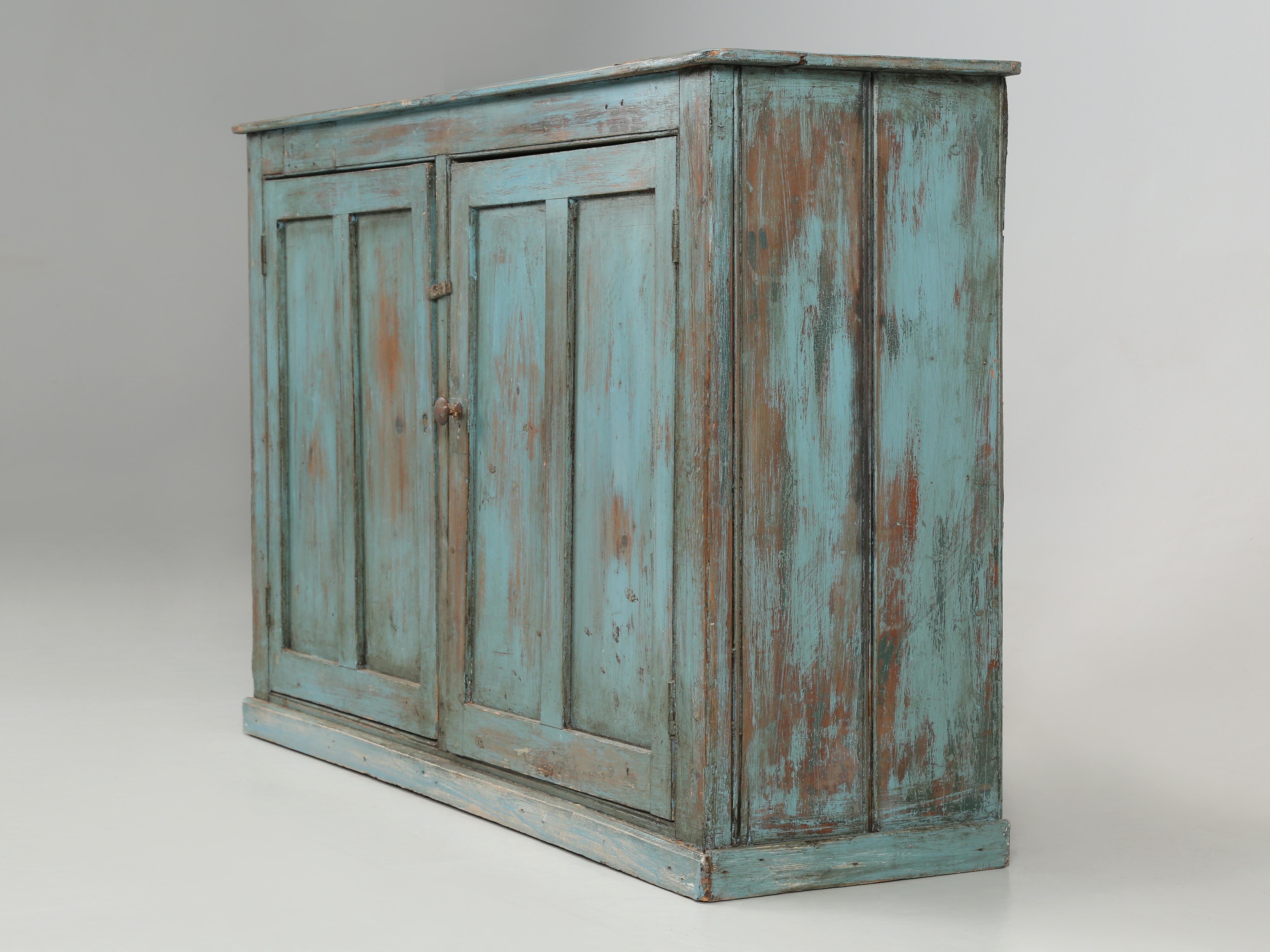 Early 20th Century Antique English Pine Painted 2-Door Cupboard from Ireland Unrestored Condition
