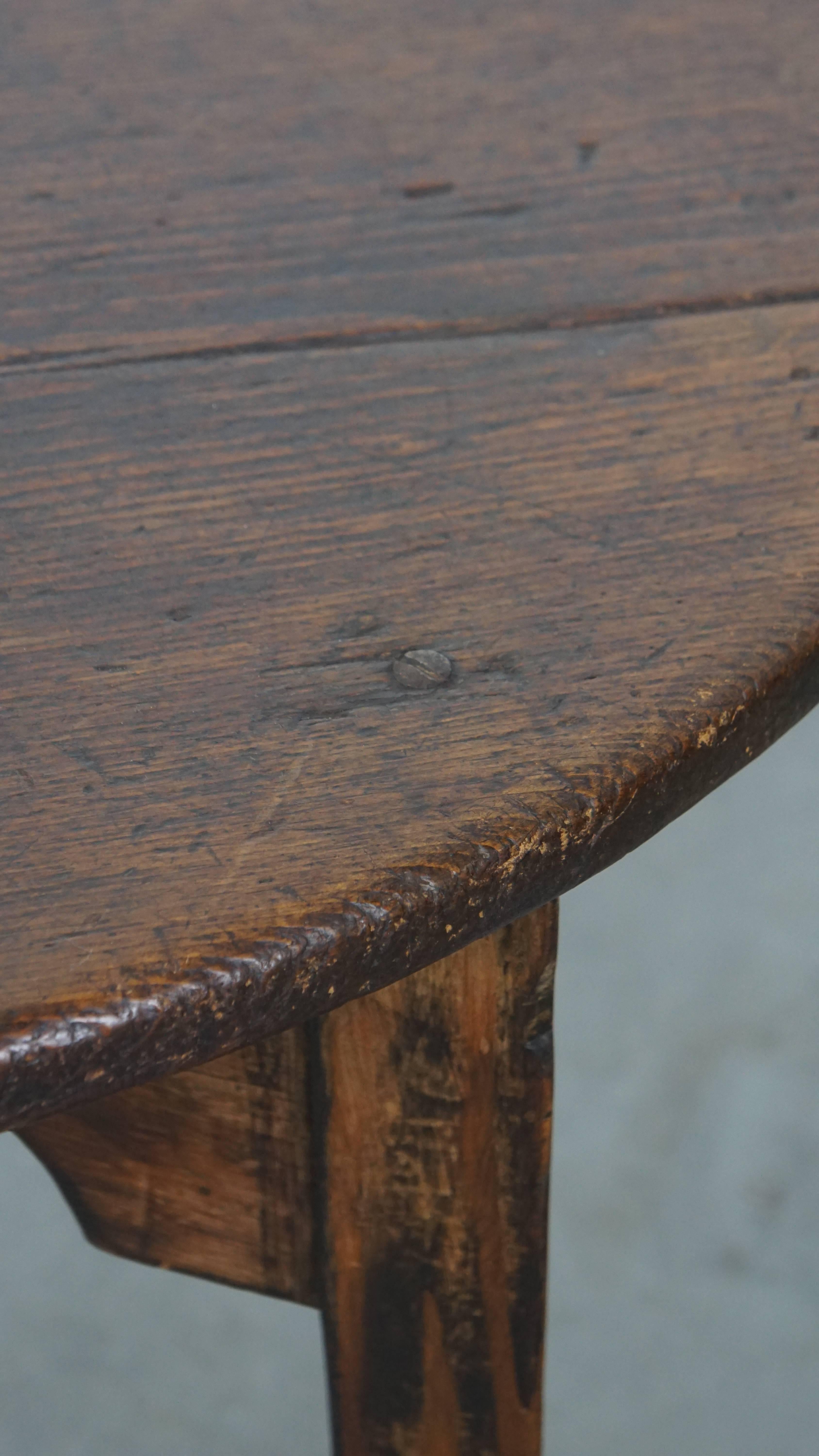 Antigua mesa de centro de madera de pino inglesa, mesa auxiliar del siglo XIX en venta 7