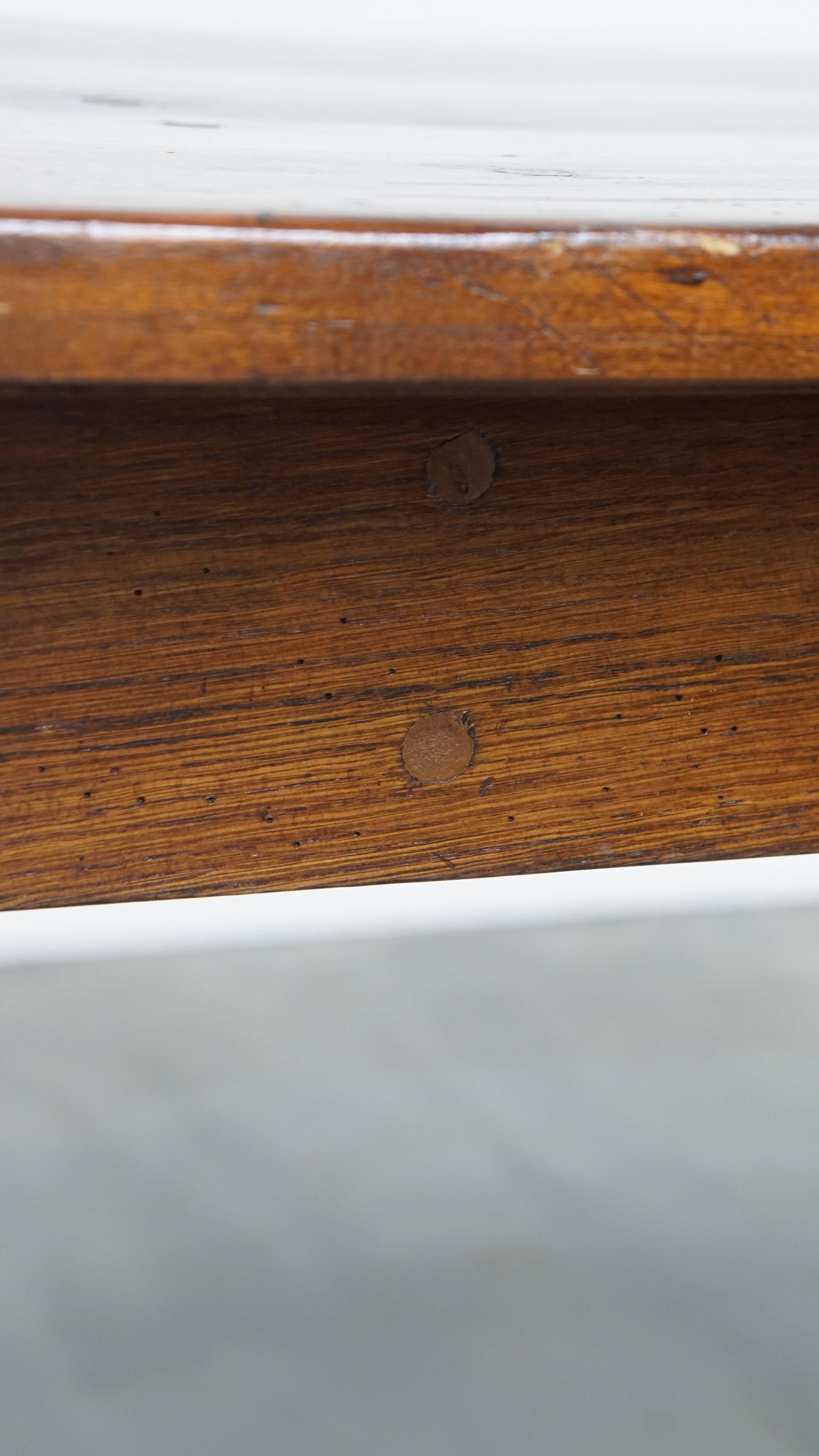 Antique English Pinewood Dining Table for 6 to 8 People with an Oak Base For Sale 5