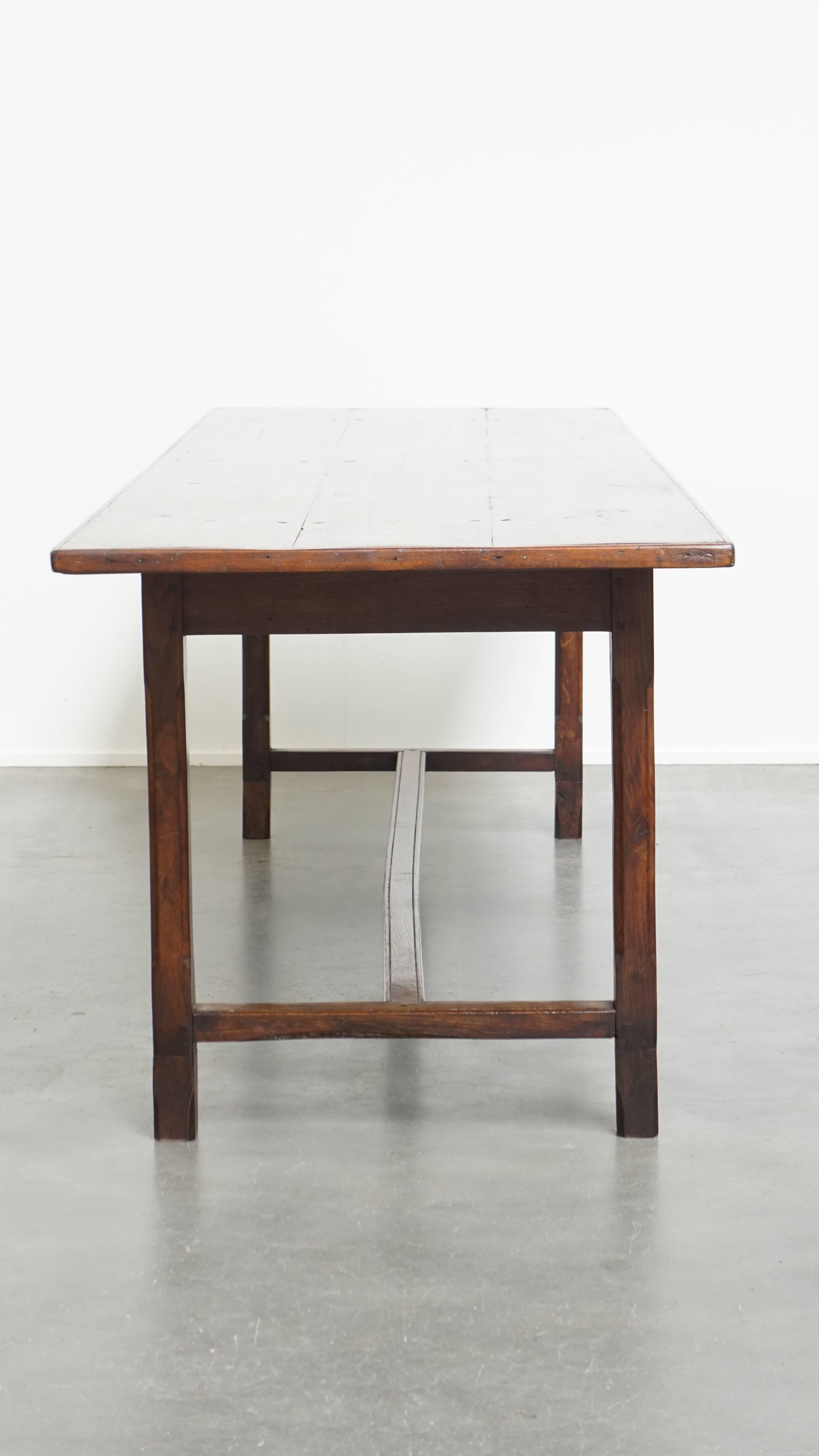 19th Century Antique English Pinewood Dining Table for 6 to 8 People with an Oak Base For Sale