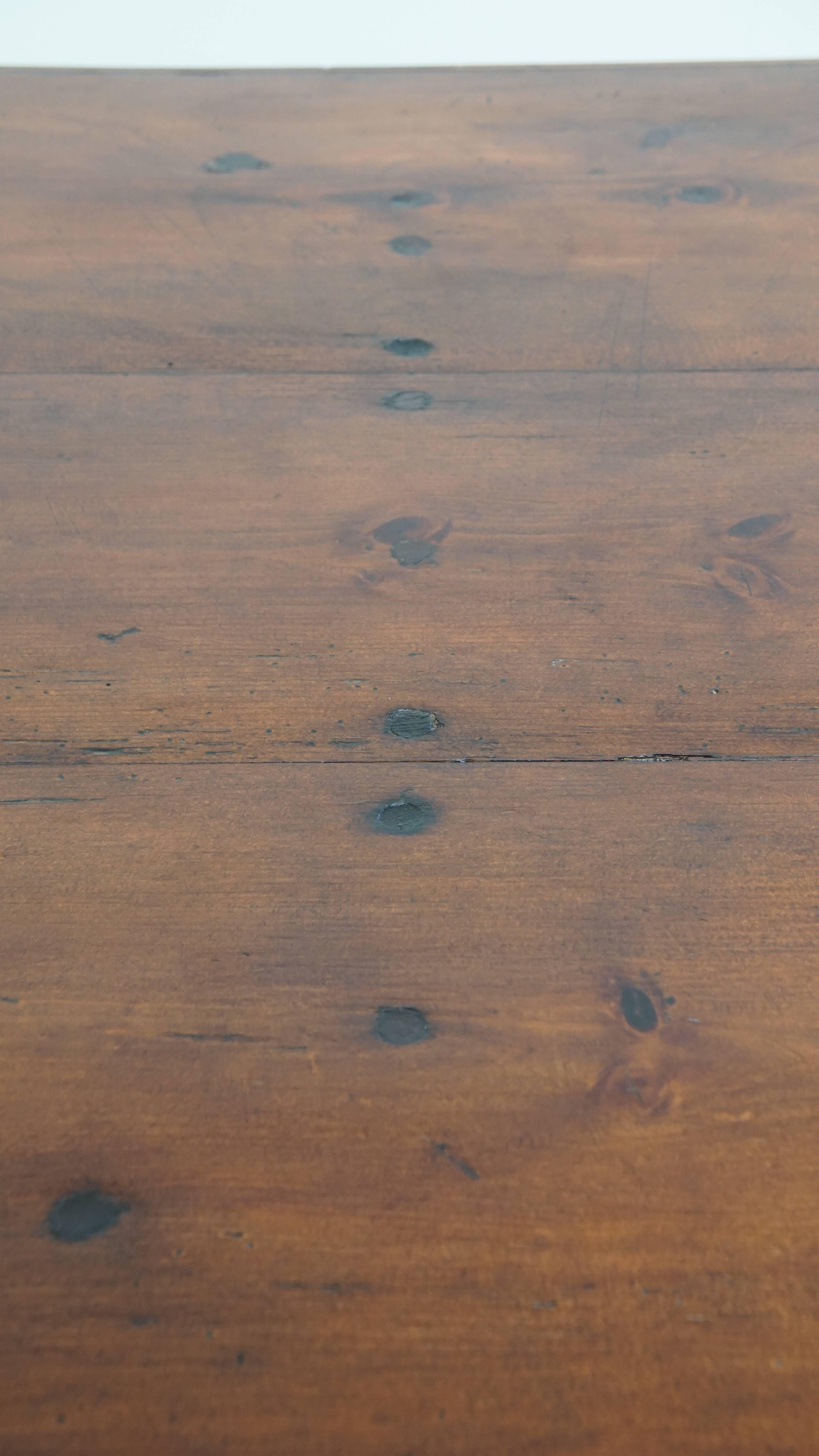 Antique English Pinewood Dining Table for 6 to 8 People with an Oak Base For Sale 2