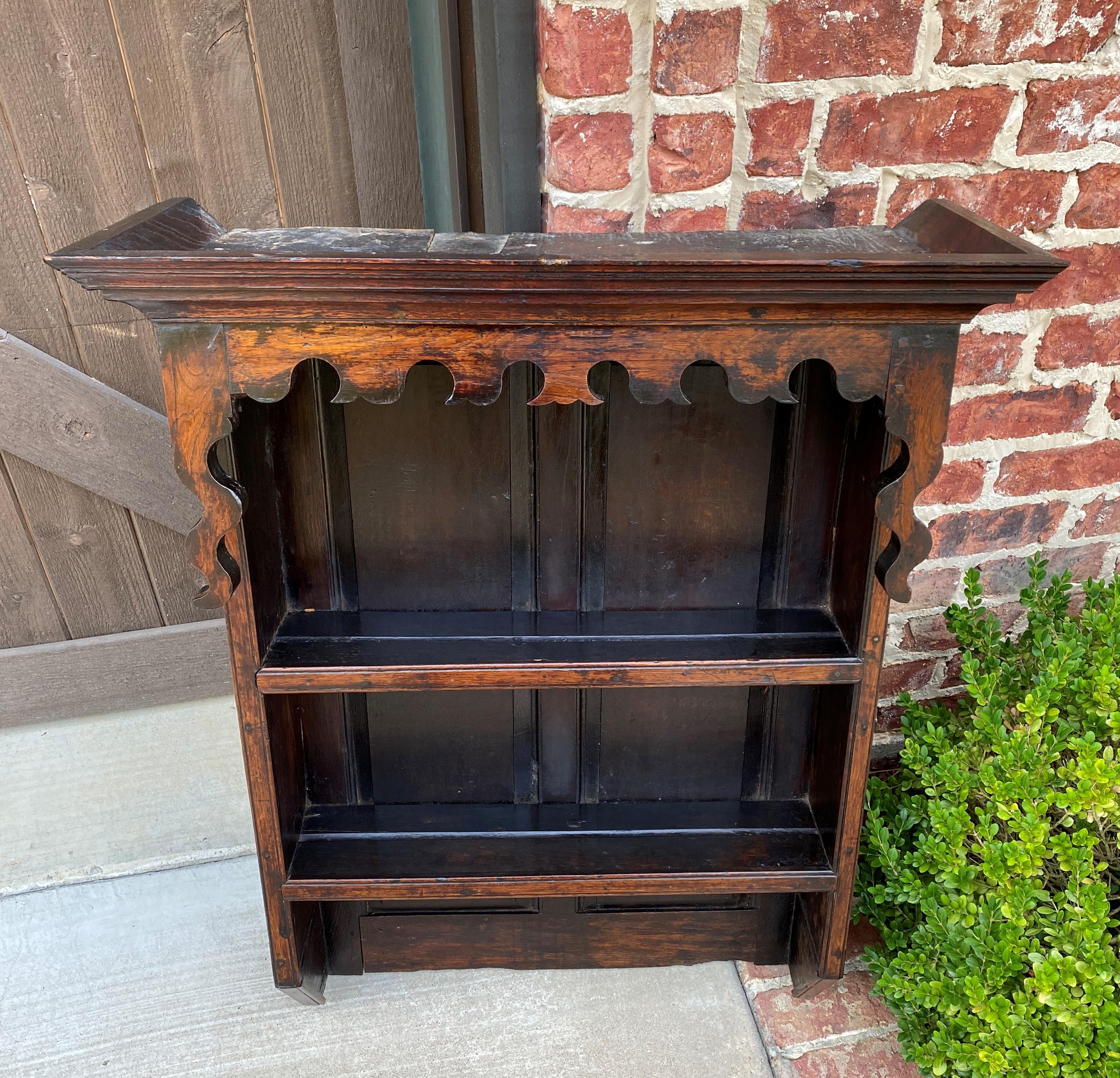 Antique English Plate Rack Wall Shelf Bookcase Hanging Carved Oak Pegged c. 1900 In Good Condition In Tyler, TX