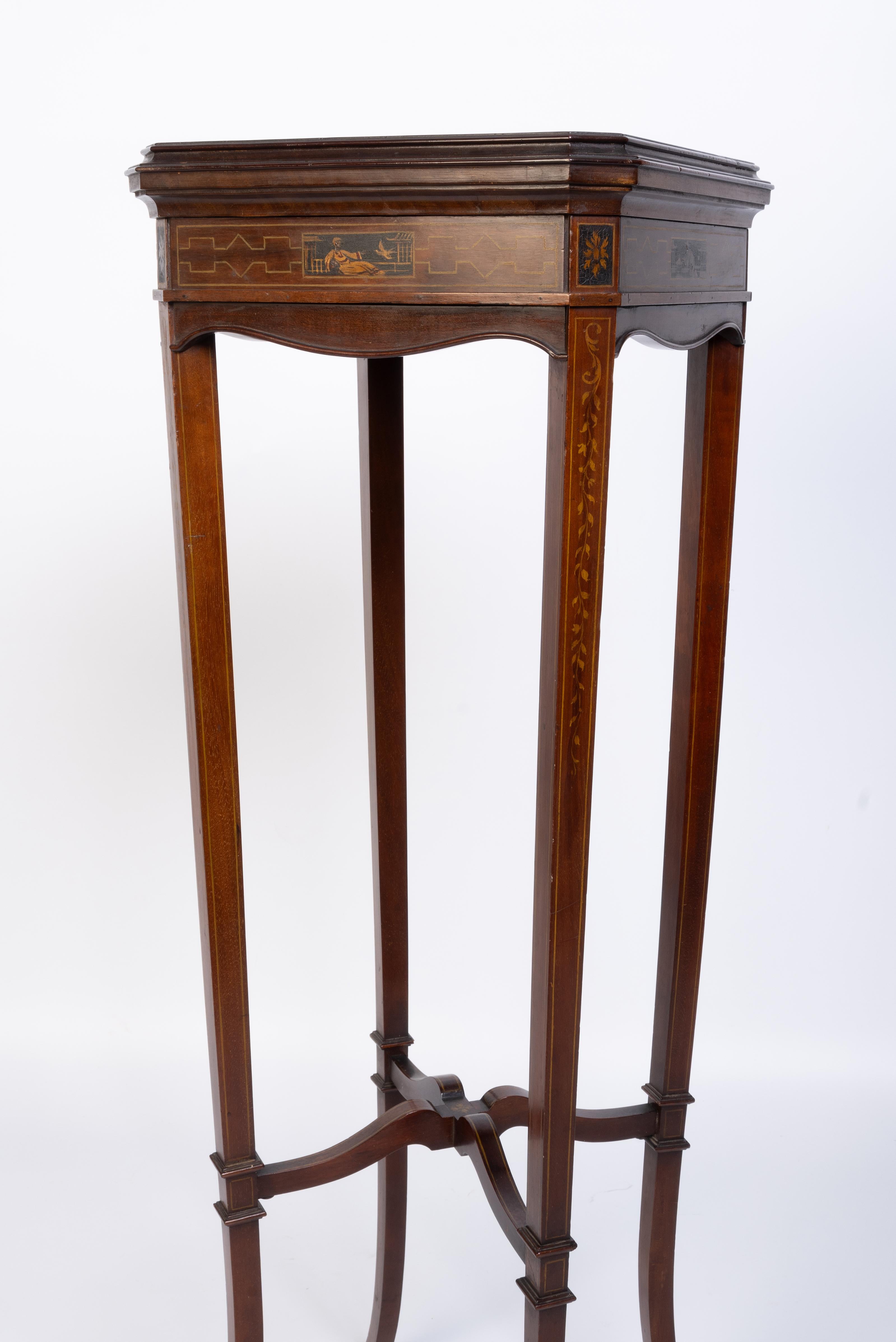 Ancien stand de jardinière en acajou incrusté de polychromie A.I.C. C.1900 en vente 3