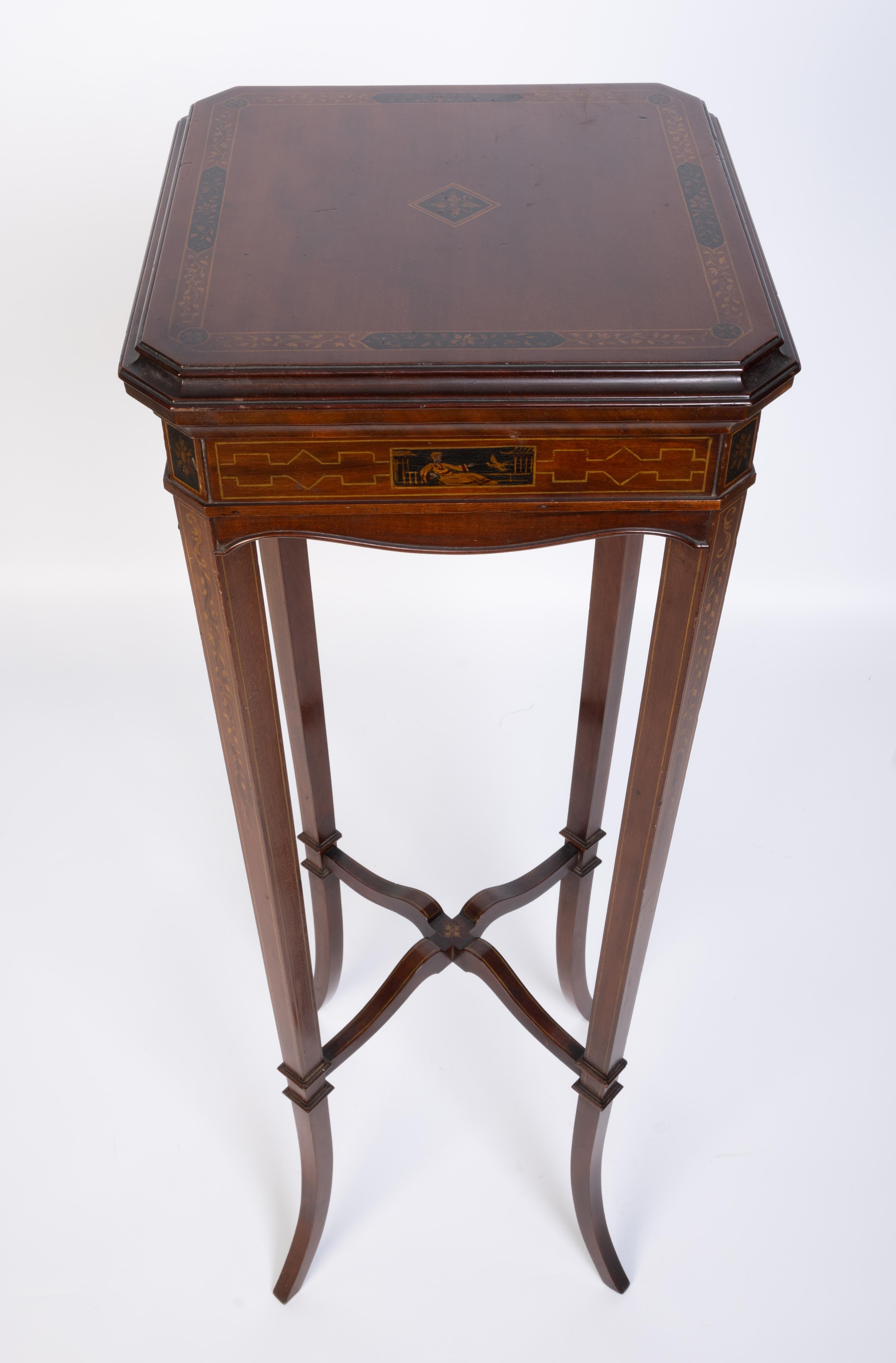 Ancien stand de jardinière en acajou incrusté de polychromie A.I.C. C.1900 en vente 5