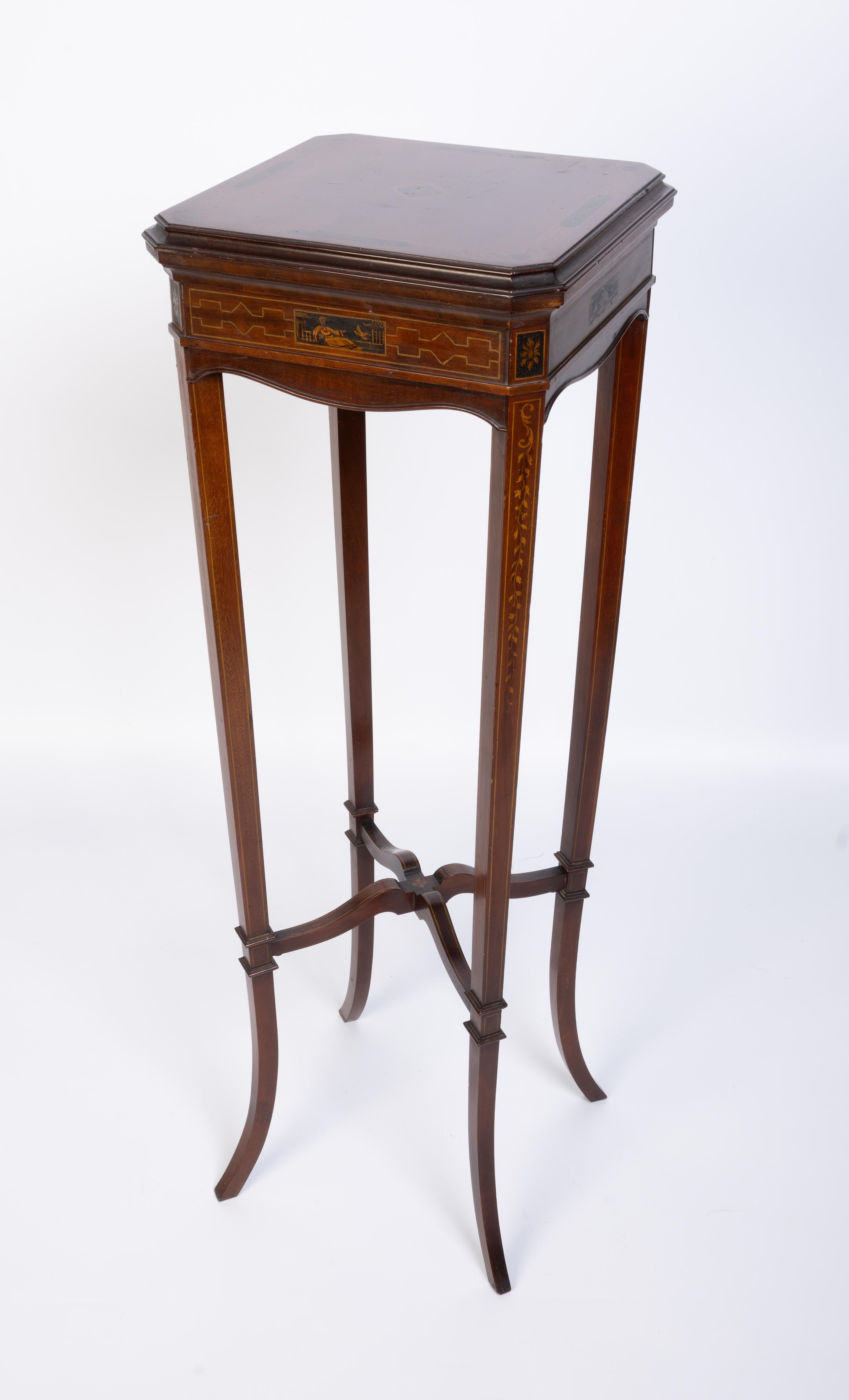 Néo-Régence Ancien stand de jardinière en acajou incrusté de polychromie A.I.C. C.1900 en vente