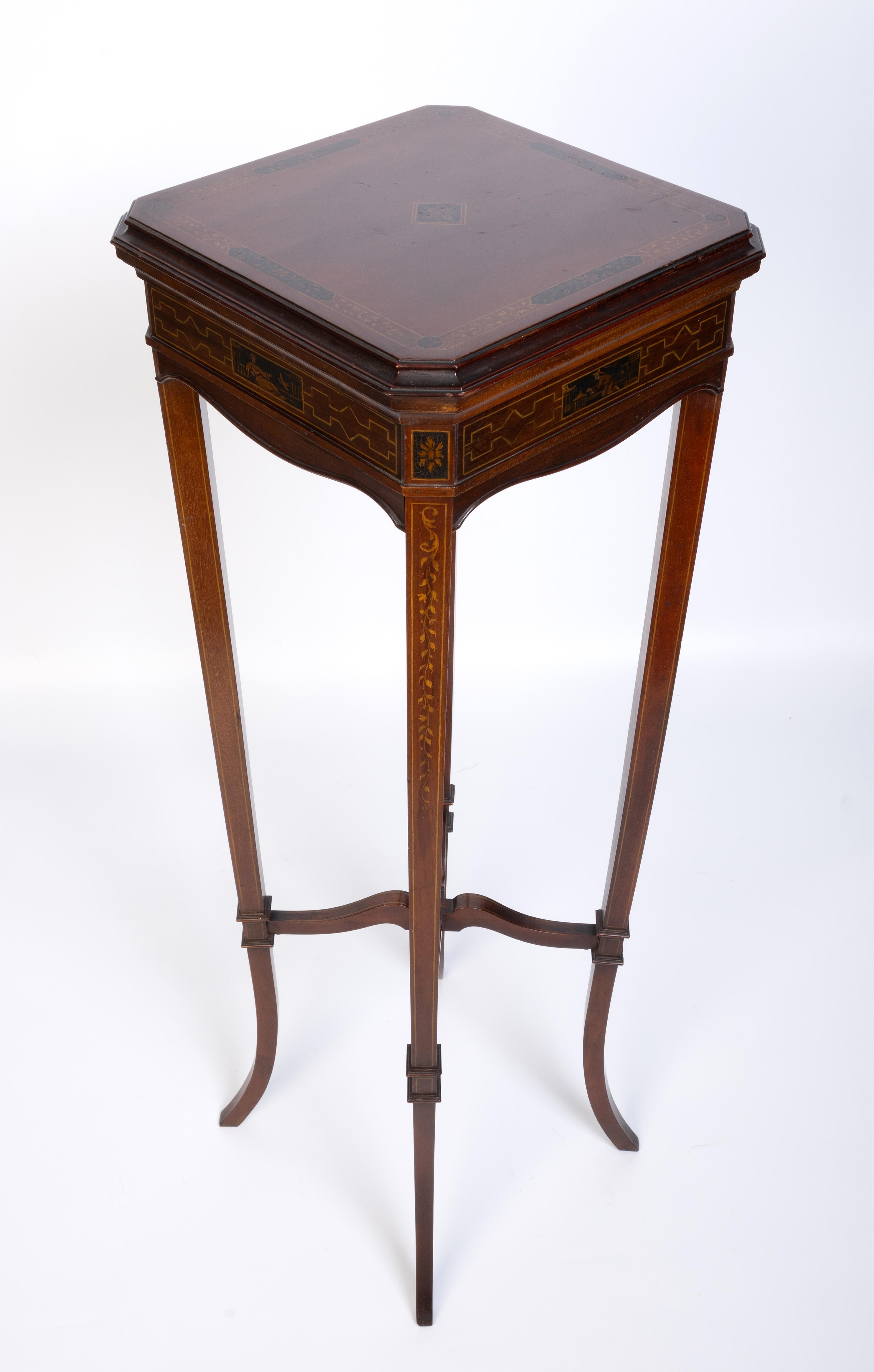 Ancien stand de jardinière en acajou incrusté de polychromie A.I.C. C.1900 en vente 1