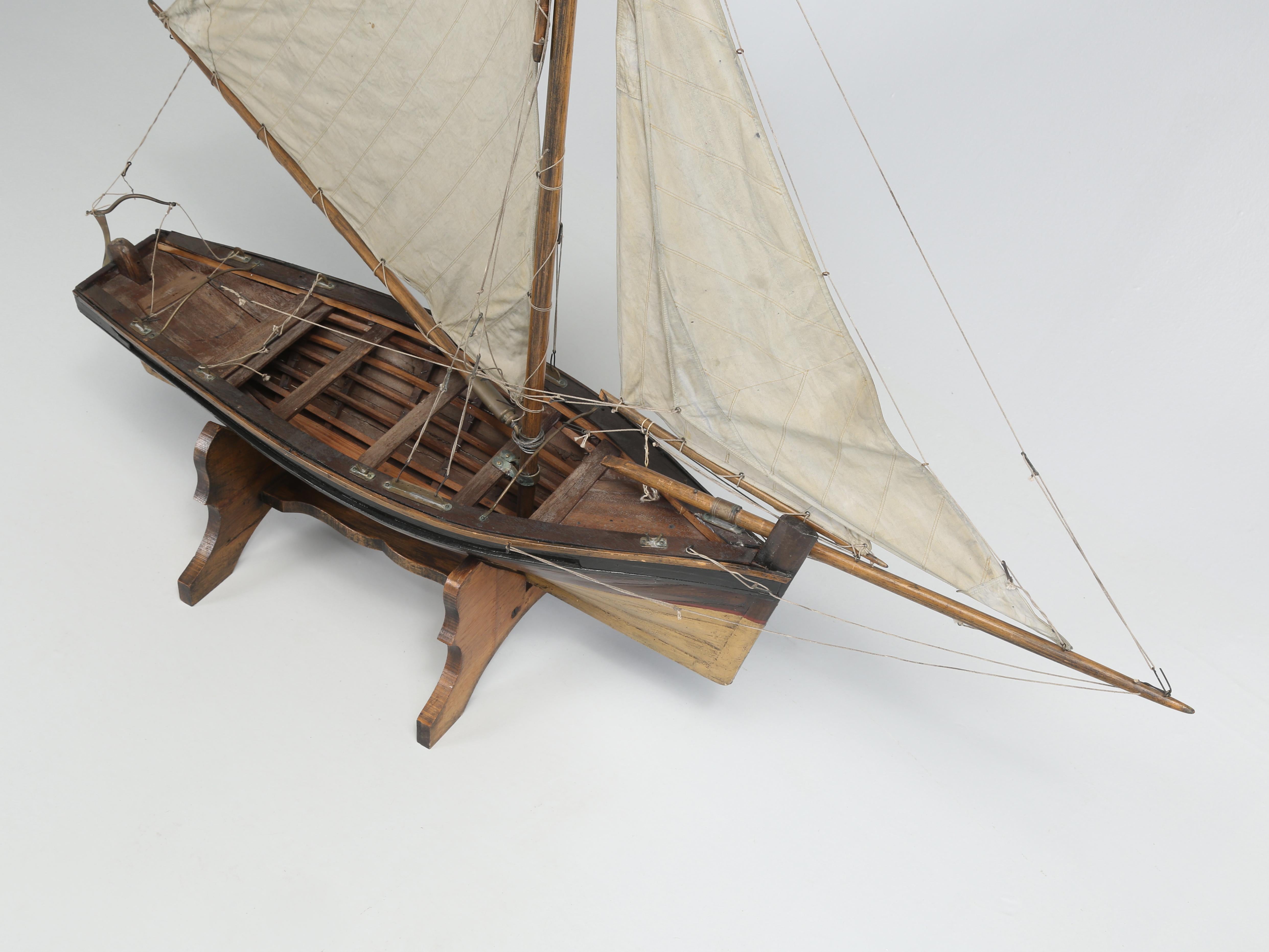 Antique English Pond Yacht from Leek, England on Original Stand c1900 In Good Condition For Sale In Chicago, IL