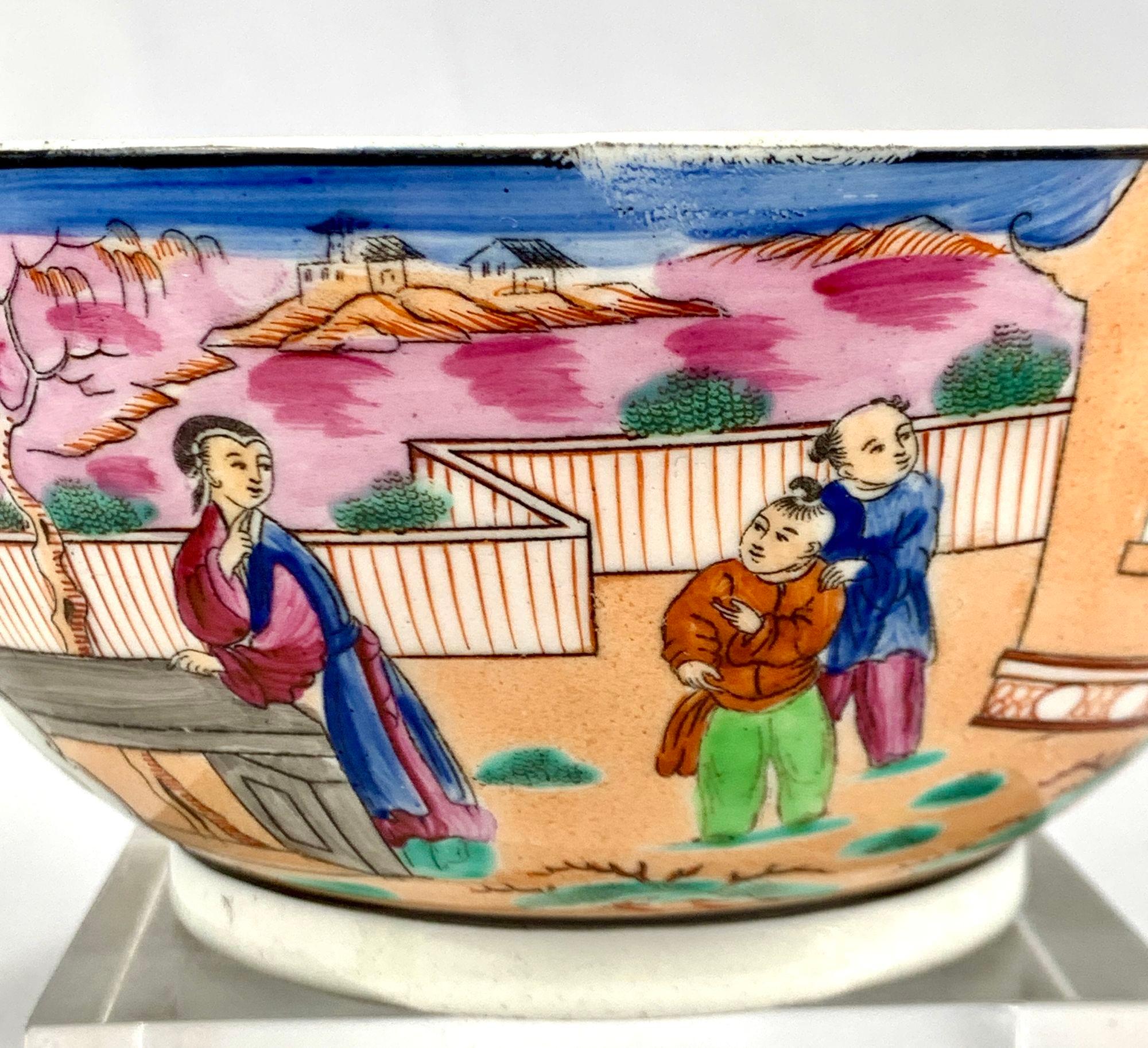 This is a lovely hard-paste porcelain bowl hand-painted at New Hall dating to the very early 19th century, circa 1800.
The New Hall China Manufactory was founded in Shelton, Stoke upon Trent, Staffordshire, England.
The decoration is hand-painted in