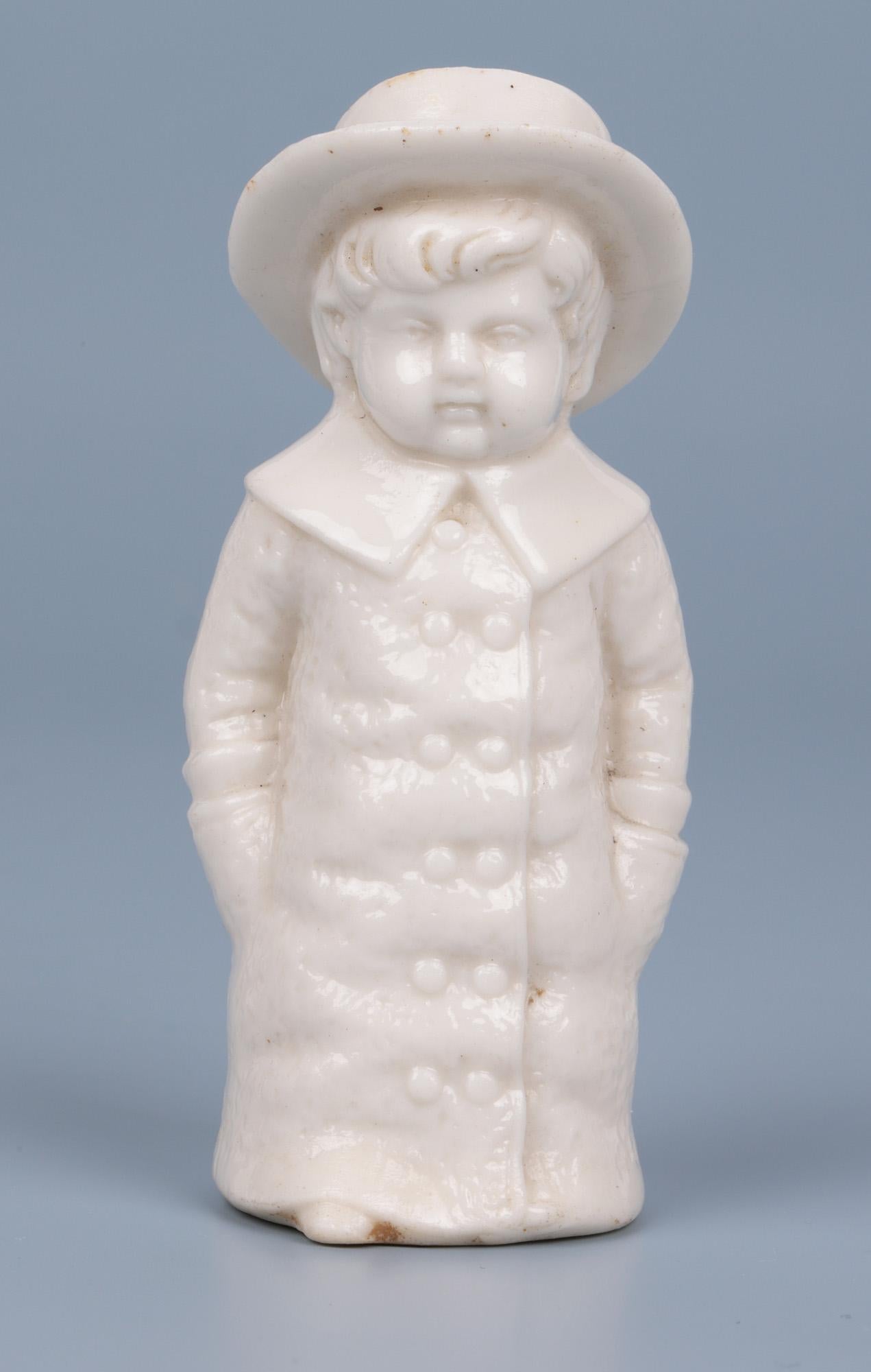 Antike englische Porzellan Junge mit Hut Pfeffer oder Pounce Topf im Angebot 8