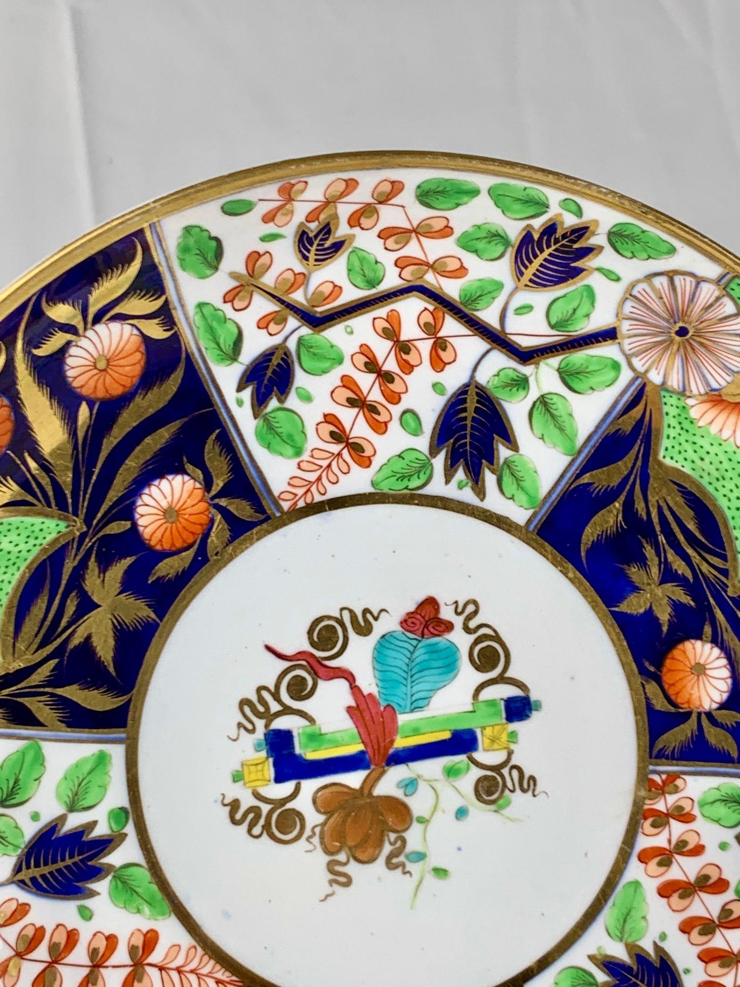 Porcellana Antico piatto inglese in porcellana dipinto a mano in stile Imari da Spode Circa 1820 in vendita