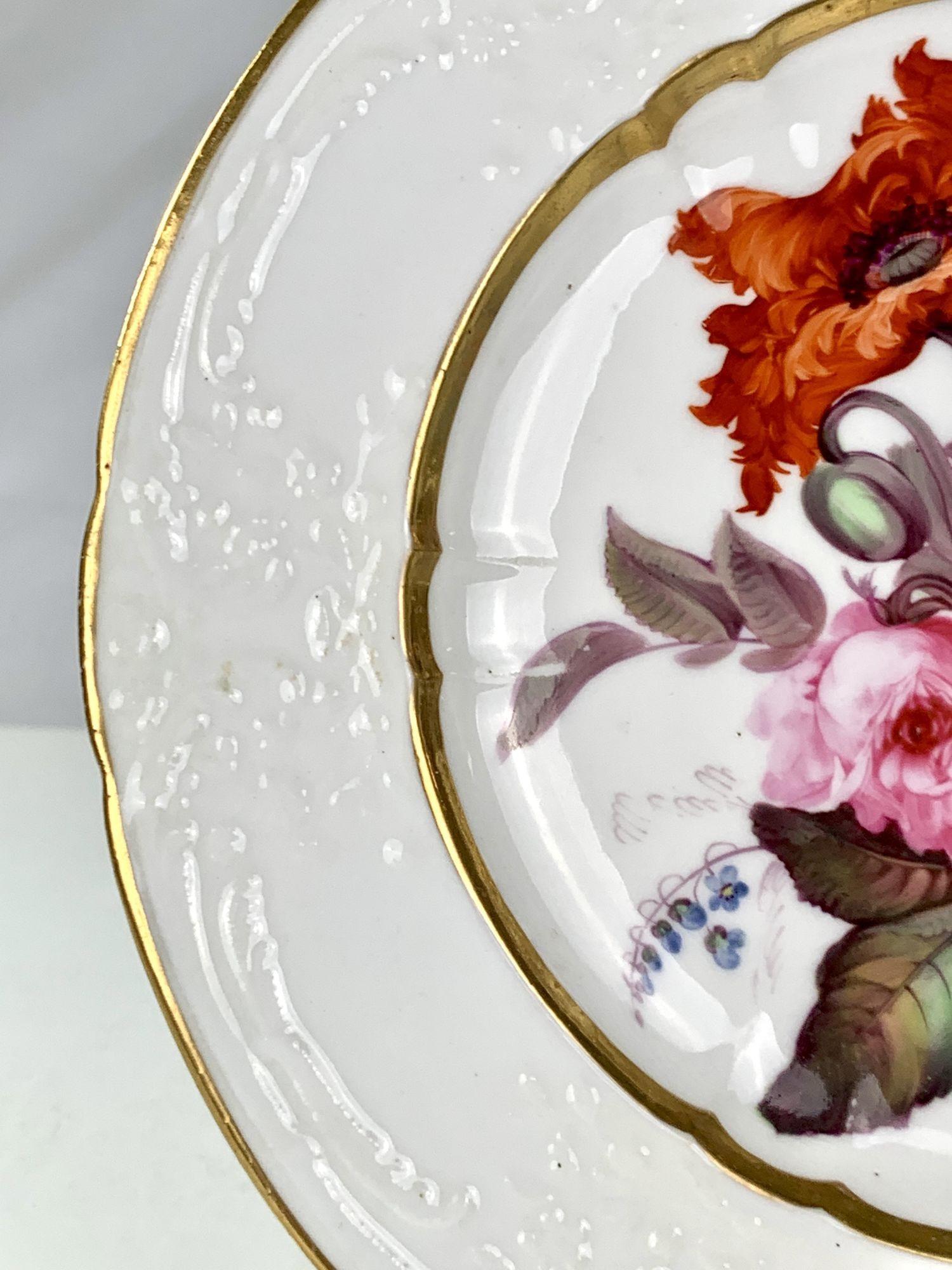 Début de l'époque victorienne Antique plat en porcelaine anglaise peint à la main avec des fleurs 19ème siècle vers 1830 en vente