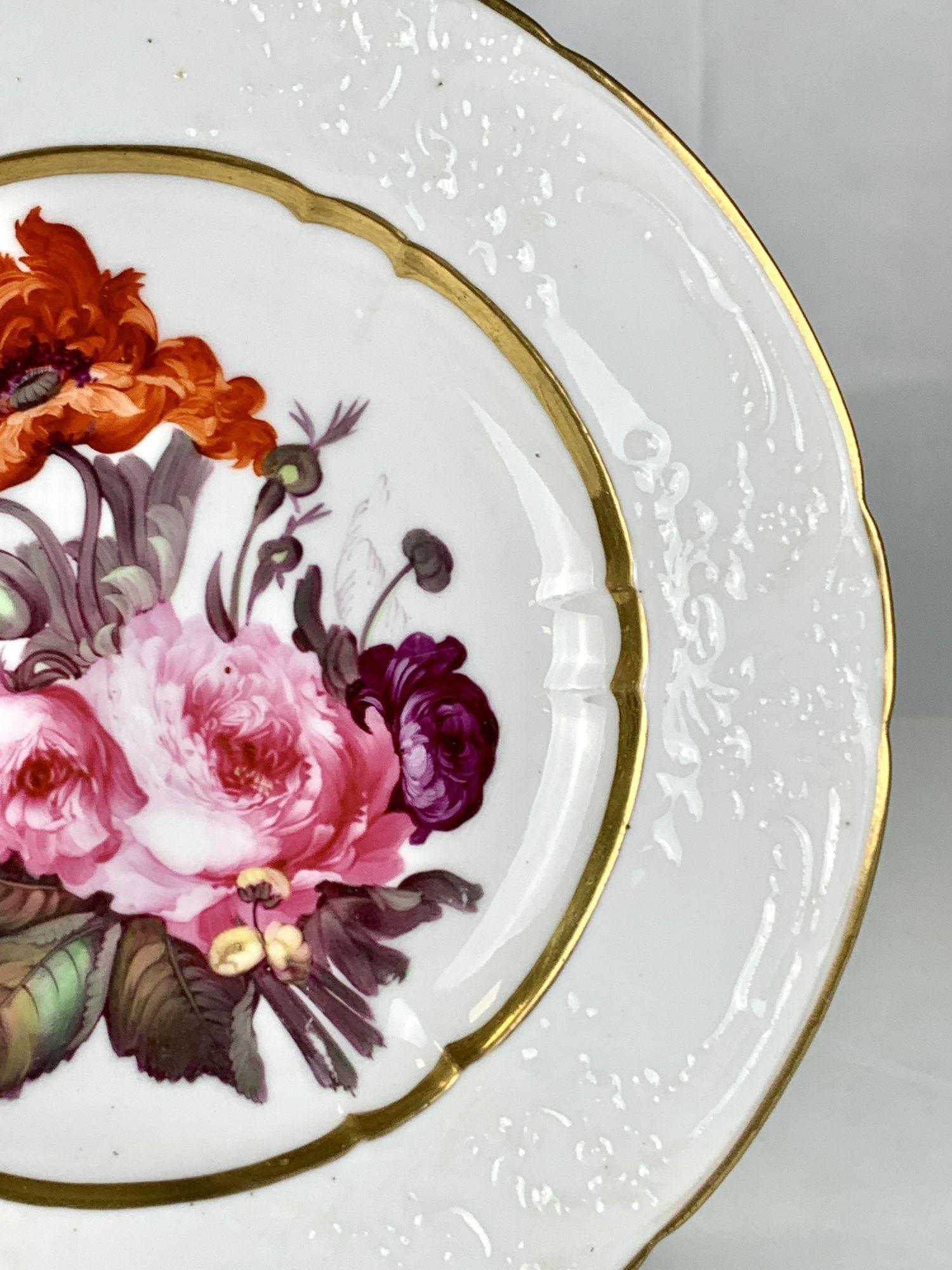 Anglais Antique plat en porcelaine anglaise peint à la main avec des fleurs 19ème siècle vers 1830 en vente