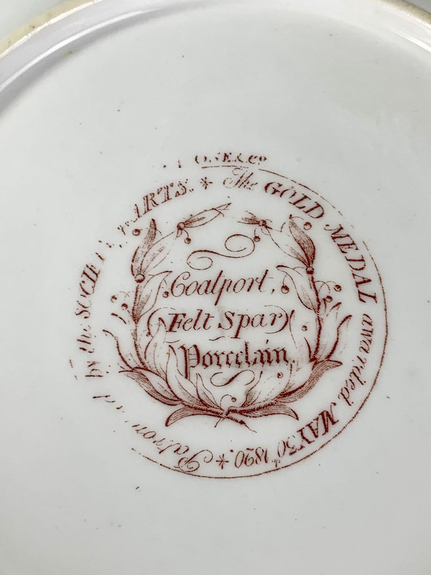 Milieu du XIXe siècle Antique plat en porcelaine anglaise peint à la main avec des fleurs 19ème siècle vers 1830 en vente