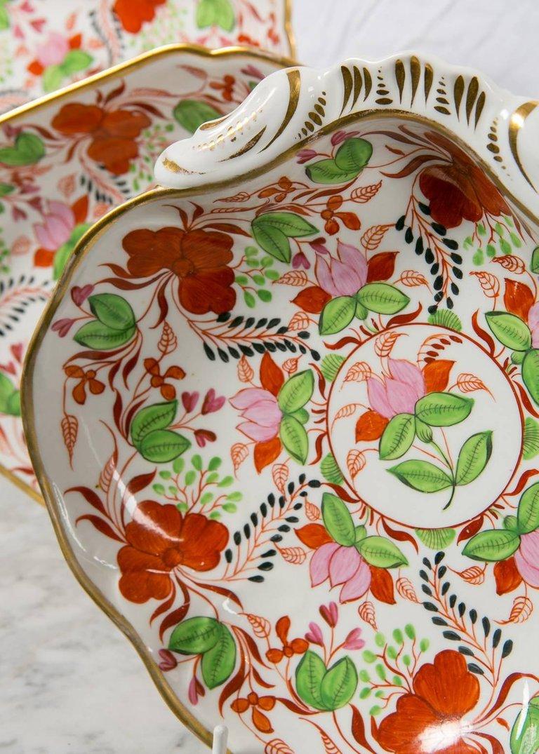 Antique English Porcelain Dishes Made by Miles Mason Circa 1805 In Excellent Condition In Katonah, NY