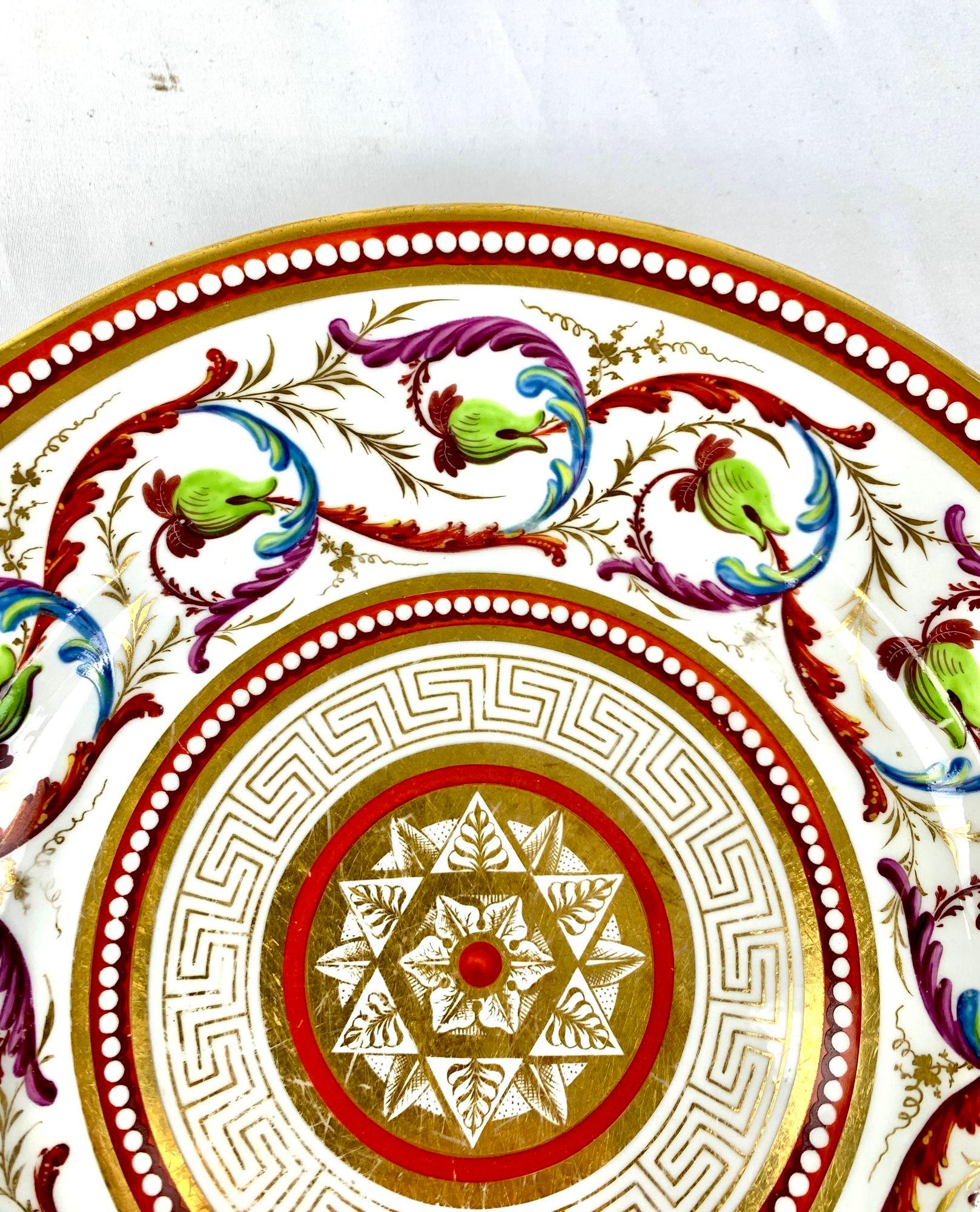 Assiette anglaise ancienne peinte à la main avec un motif de clé grecque vers 1810 en vente 1