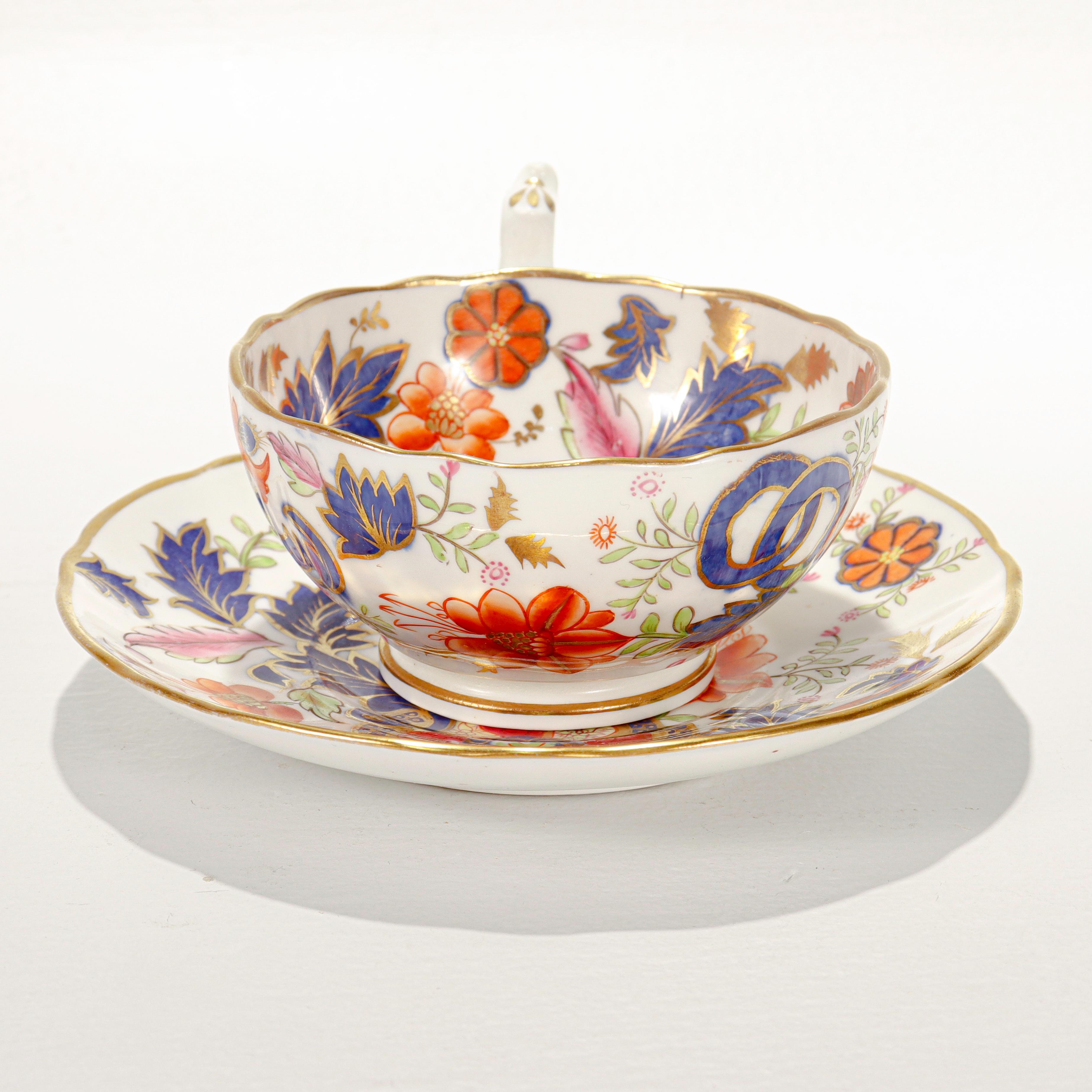 Britannique Ancienne tasse à thé et soucoupe en porcelaine anglaise à motif de feuilles de tabac en vente