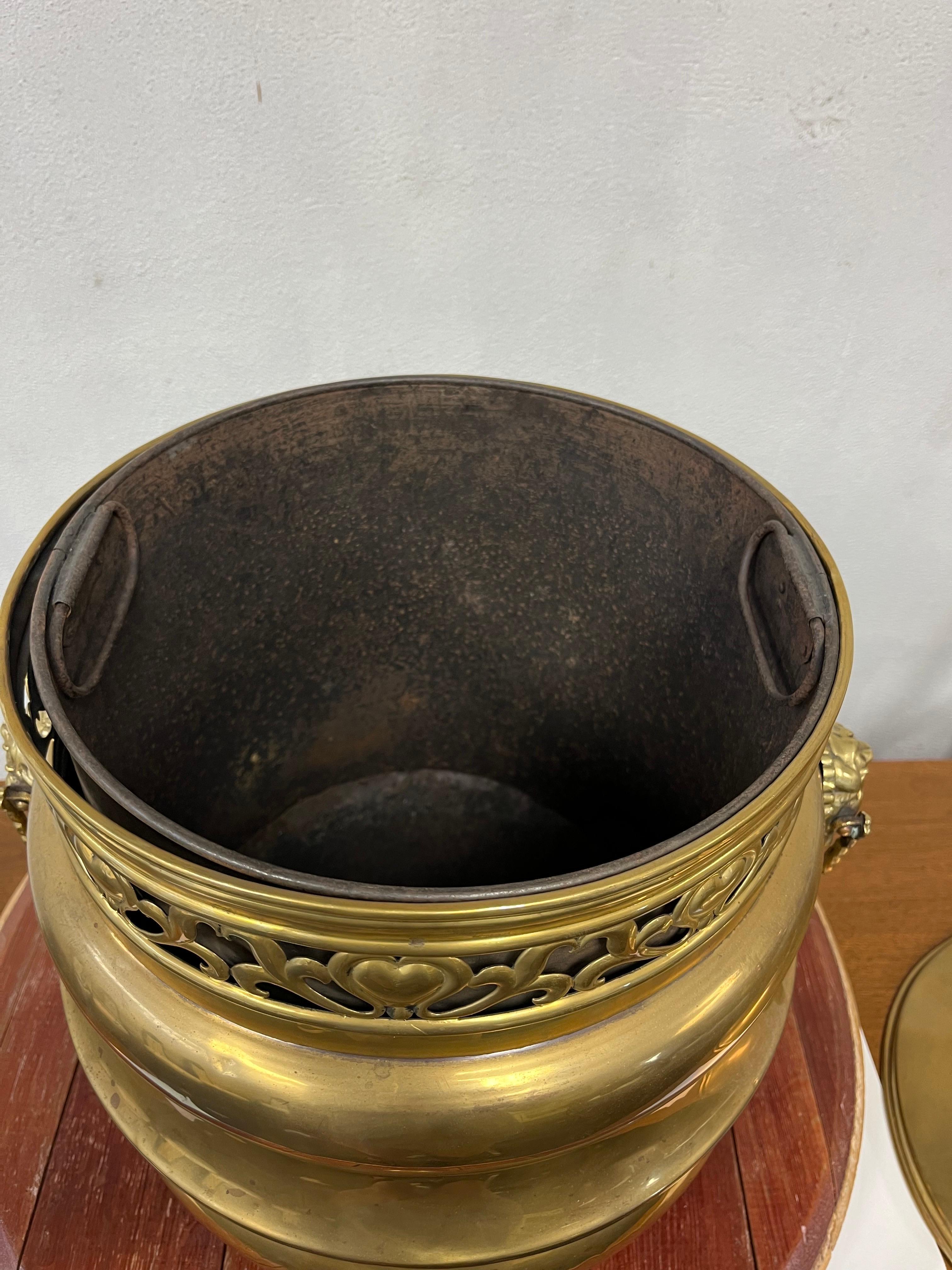 Antique English Purdonium or Coal Scuttle For Sale 2