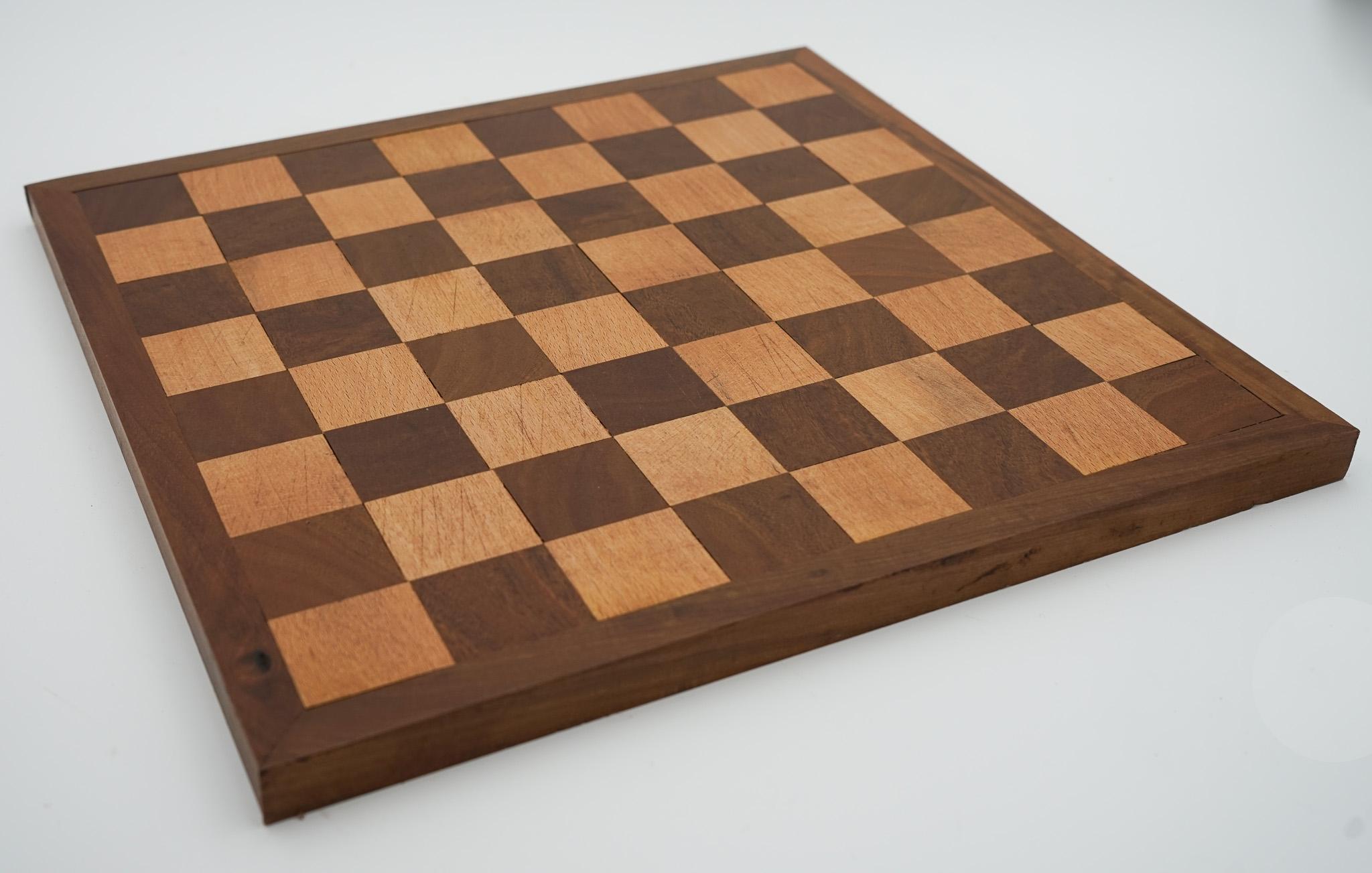 ANTIQUE ENGLISH QUALITY STAUNTON WEIGHTED CHESS SET WiTH BOX AND BOARD For Sale 6