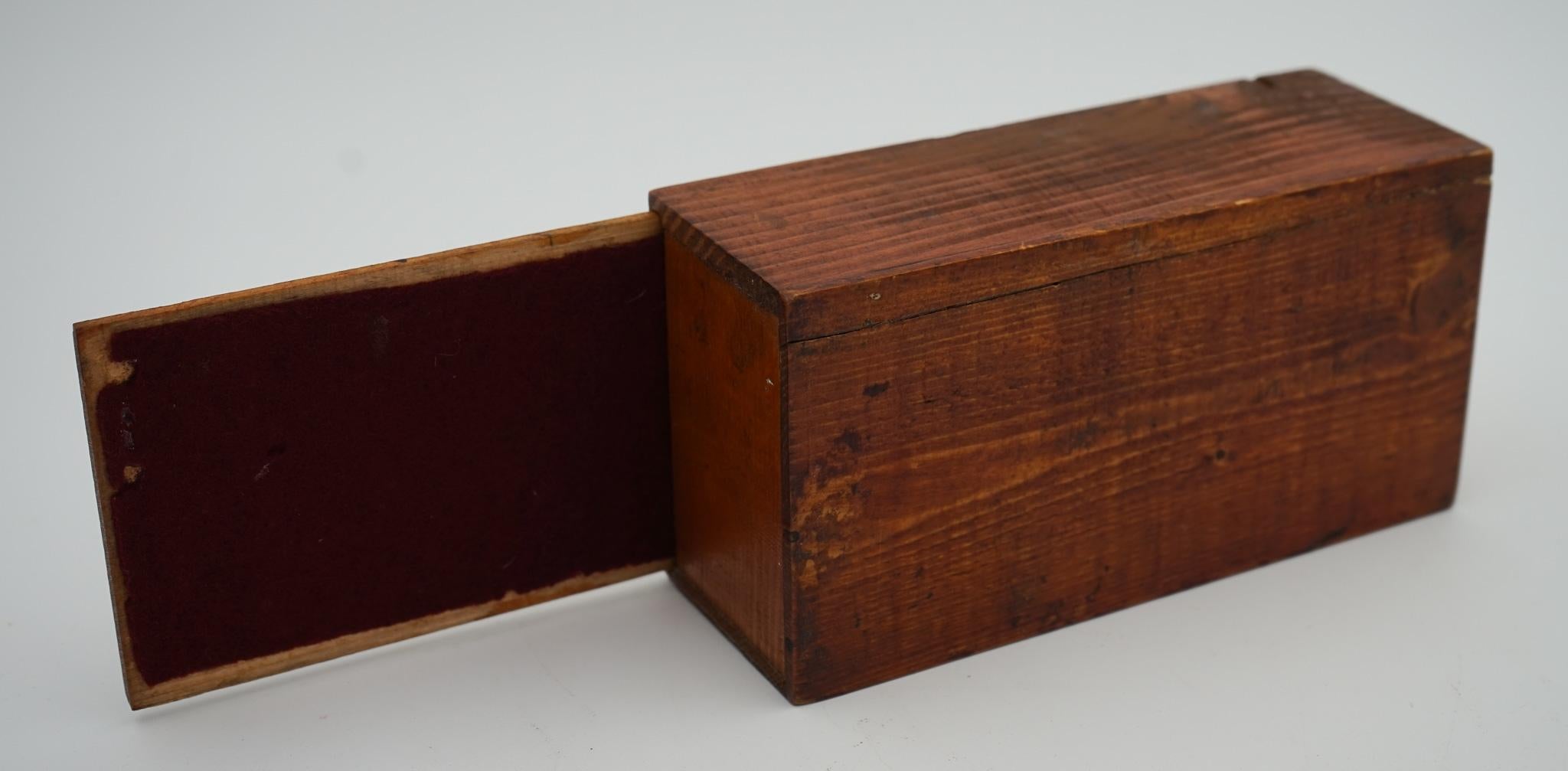 ANTIQUE ENGLISH QUALITY STAUNTON WEIGHTED CHESS SET WiTH BOX AND BOARD For Sale 9