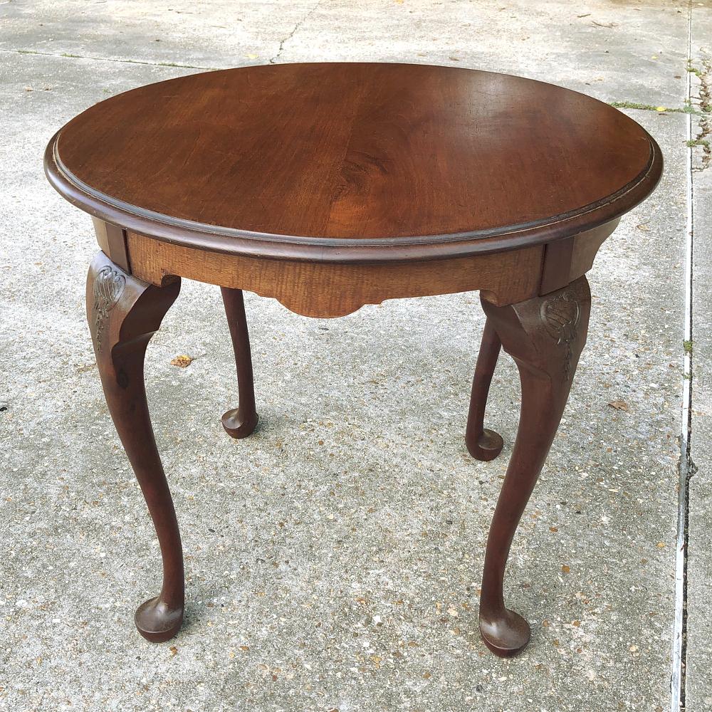 Hand-Crafted Antique English Queen Anne Round End Table For Sale