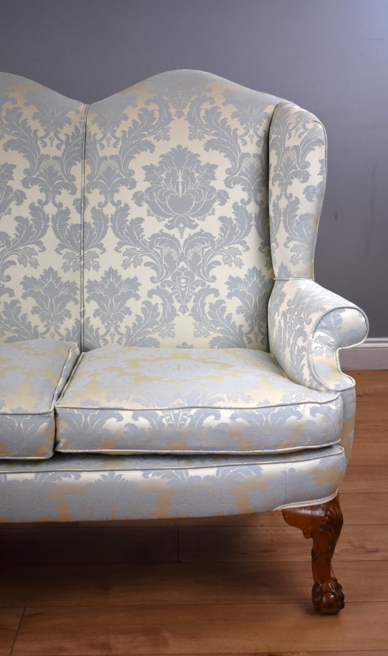 Antique English Queen Anne Style Couch at 1stDibs queen anne couch