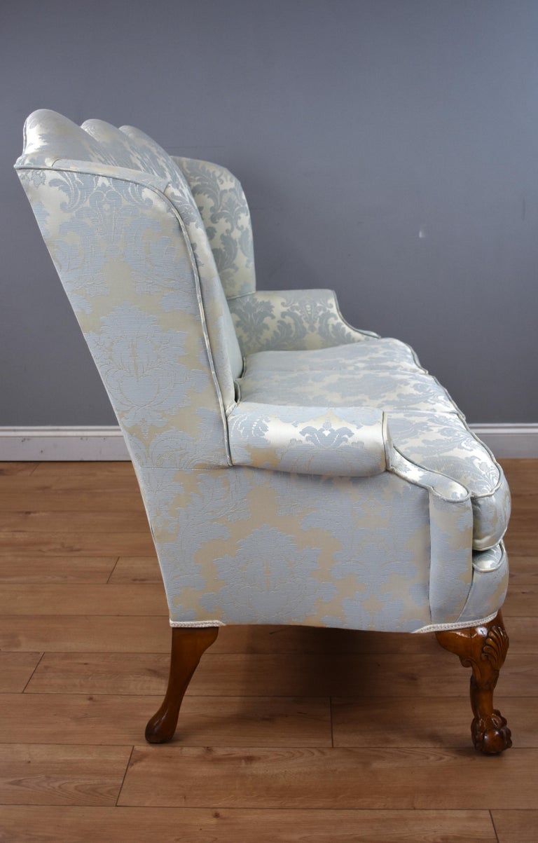 Antique English Queen Anne Style Couch at 1stDibs queen anne couch