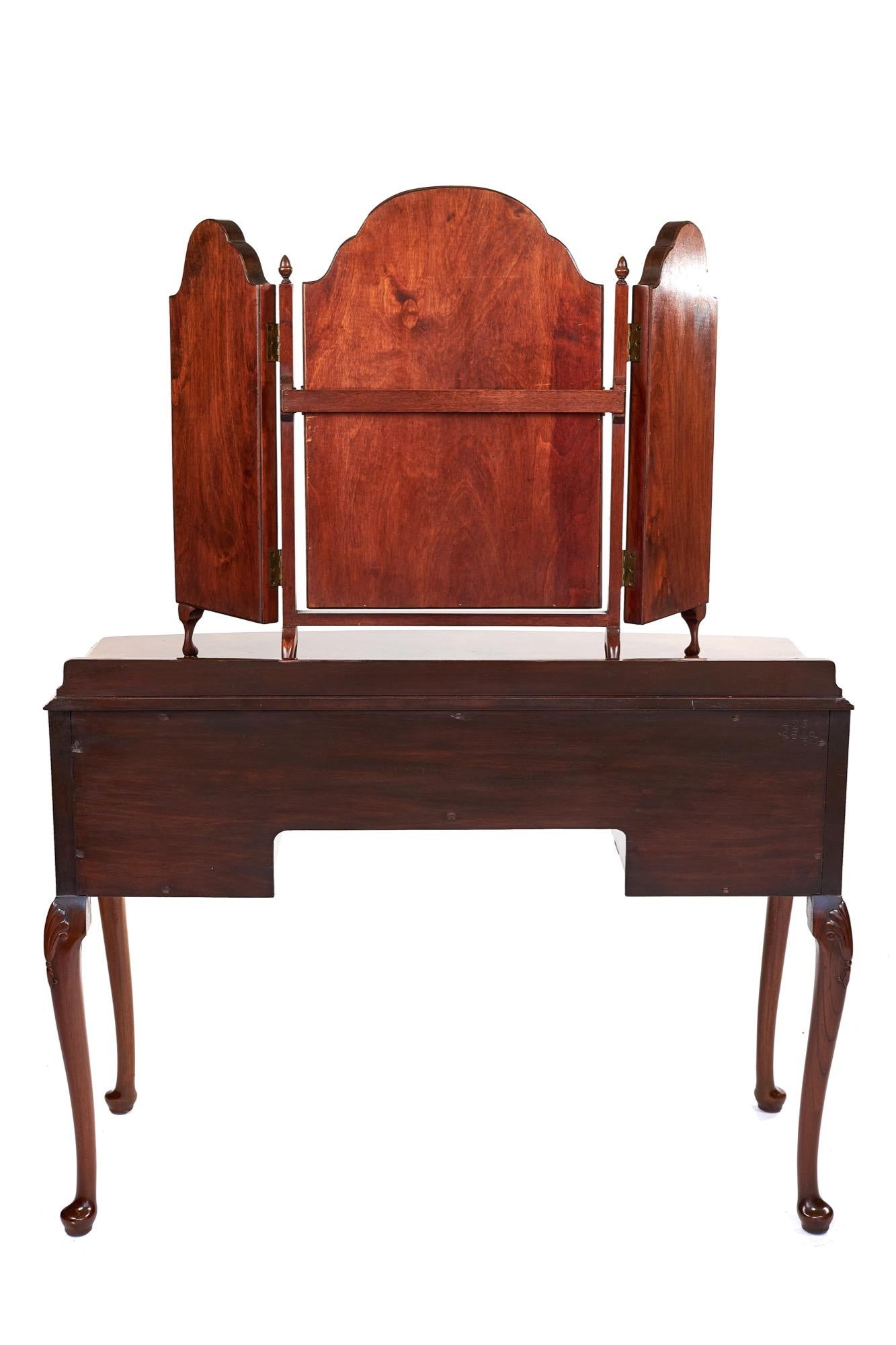 queen anne dressing table