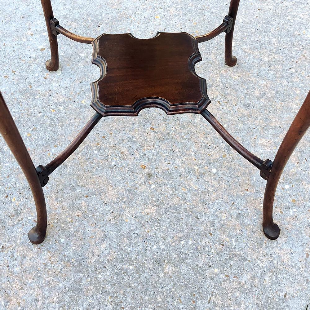 Antique English Queen Anne Walnut End Table For Sale 5