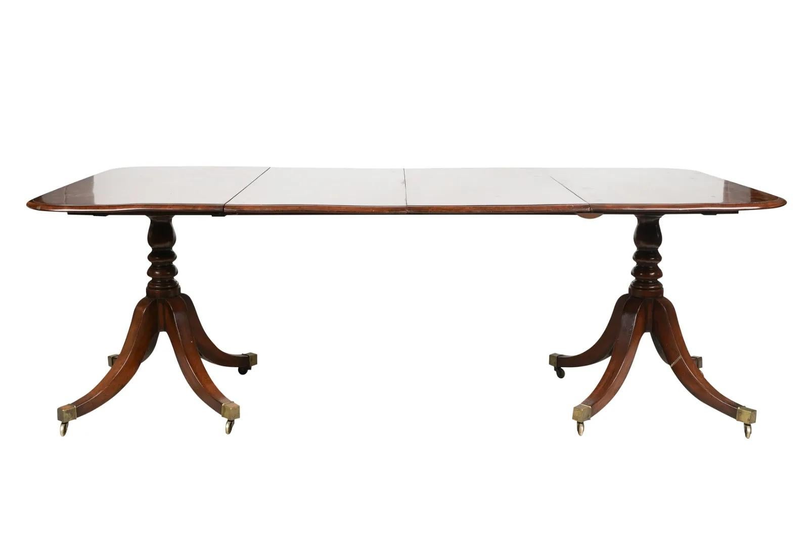Age: 1800 - 1850

Furniture Style: English Regency (1762 - 1830)

Overall Dimensions: Closed: 30